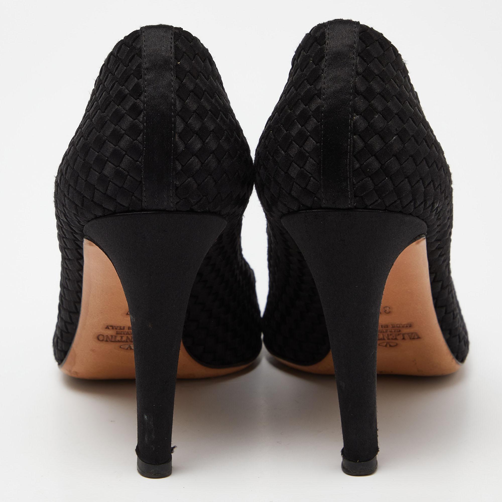 Valentino Black Woven Leather Pumps Size 37 For Sale 1