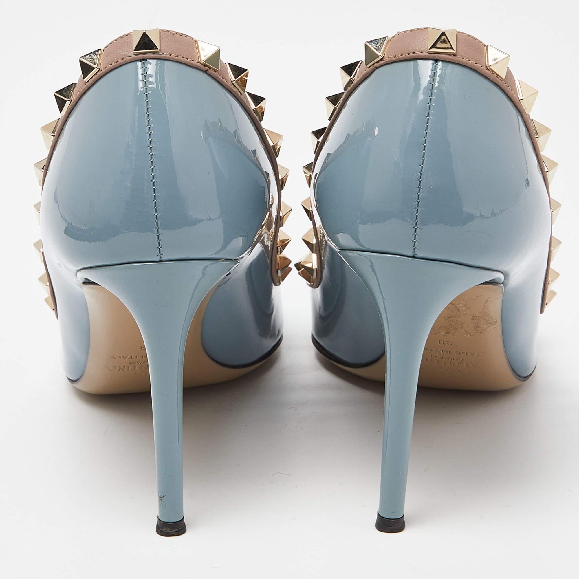 Valentino Blue/Beige Patent and Leather Rockstud Pumps Size 39 For Sale 2