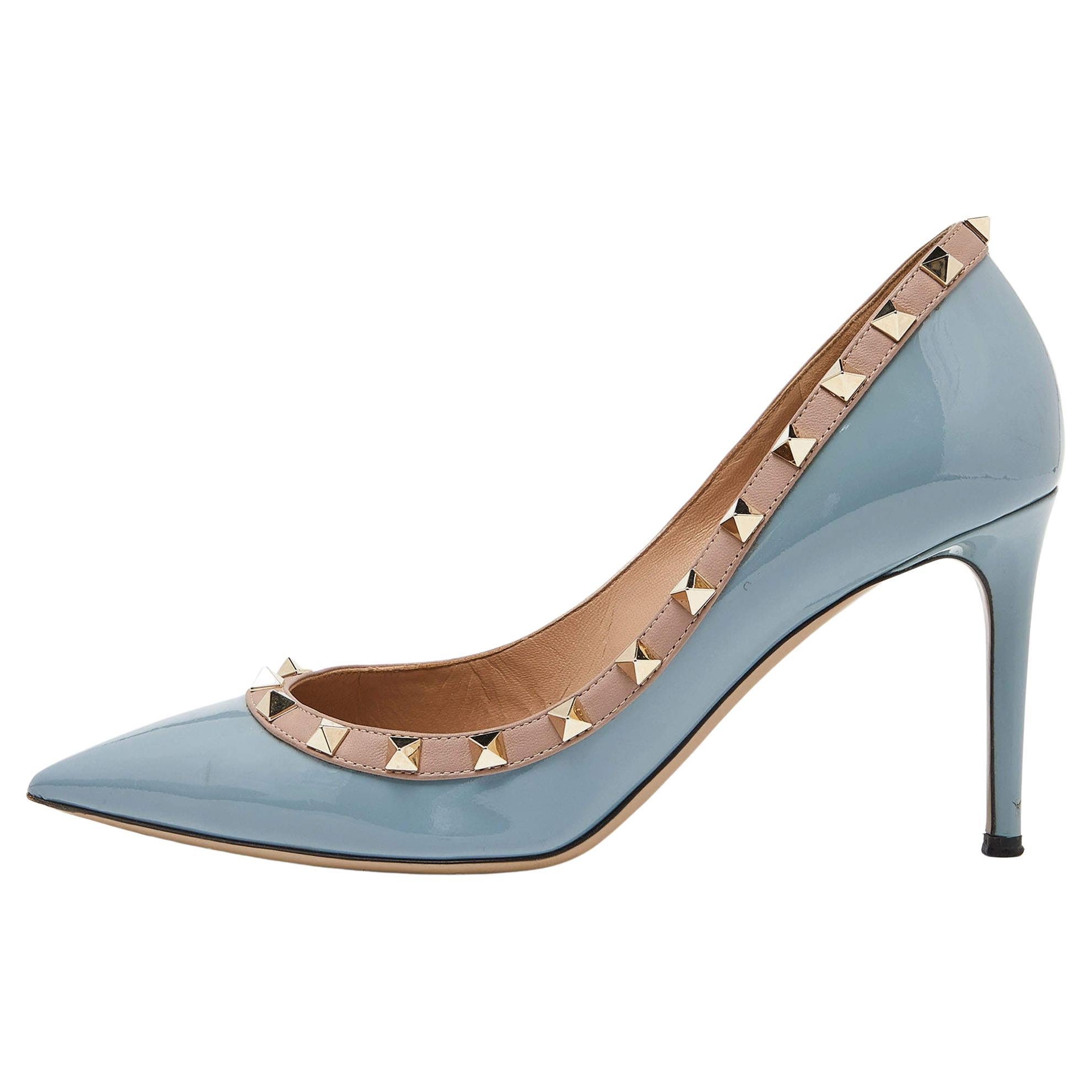 Valentino Blue/Beige Patent and Leather Rockstud Pumps Size 39 For Sale