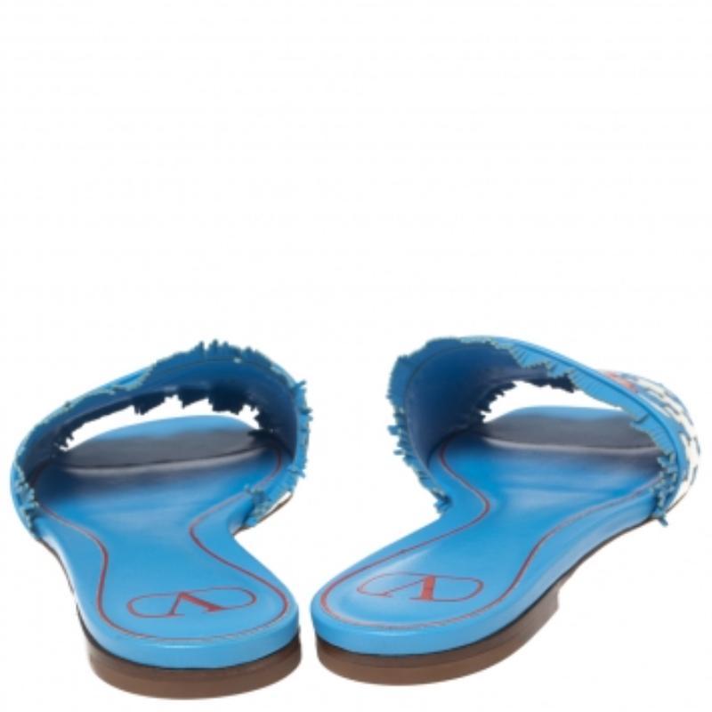 Valentino Blue Canvas Flower Palm Leaf Flat Slides Size 39 In Good Condition For Sale In Dubai, Al Qouz 2