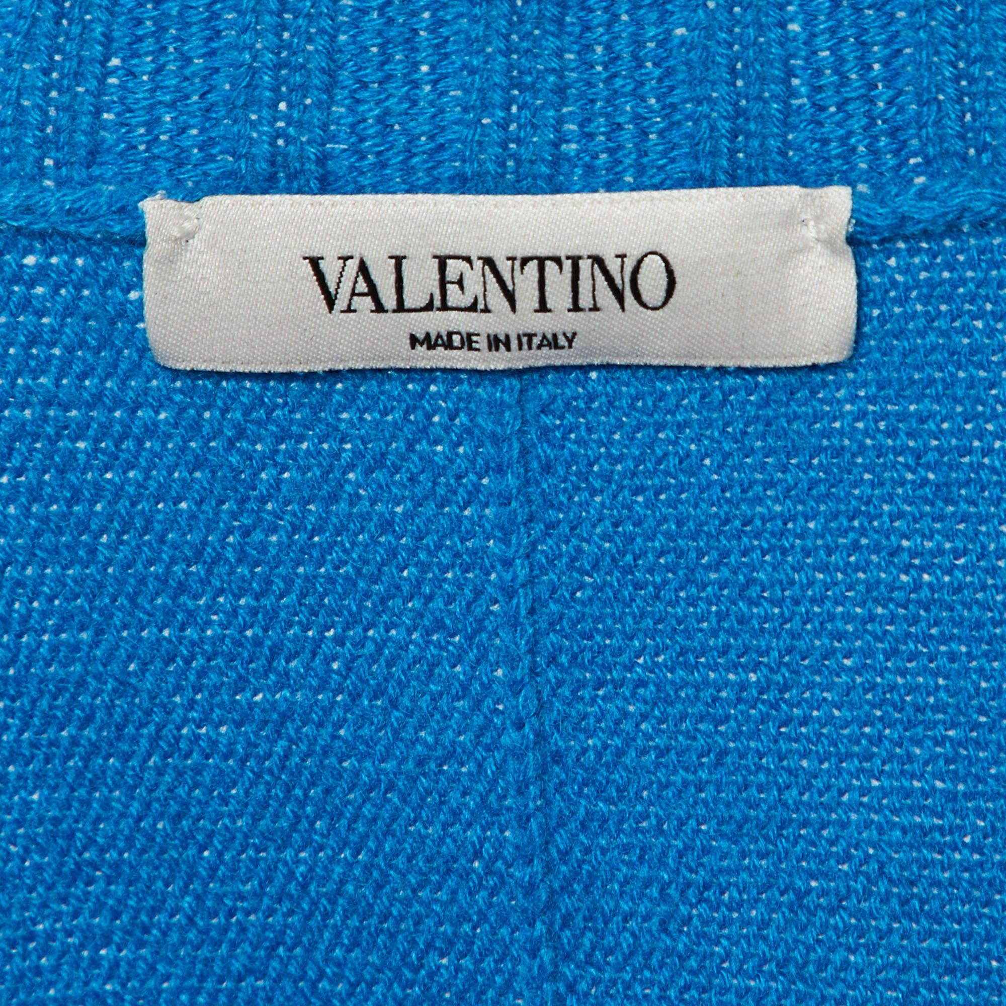 Valentino Blue Cashmere Knit Roundneck Sweater L In Good Condition For Sale In Dubai, Al Qouz 2