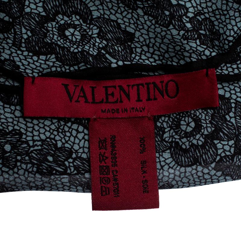 Valentino Blue Lace Print Silk Scarf In Excellent Condition In Dubai, Al Qouz 2