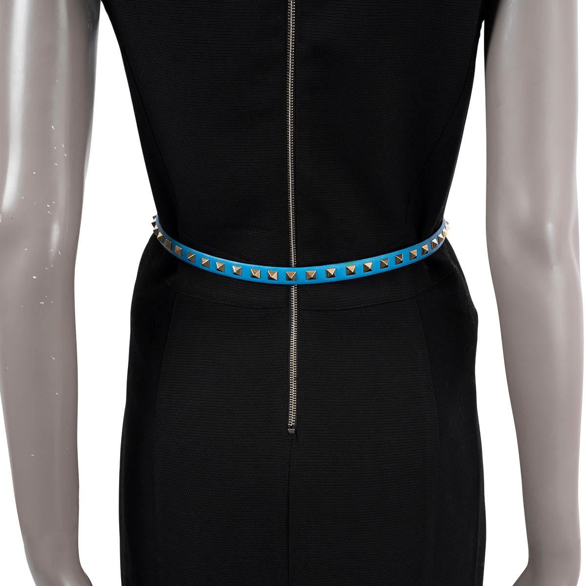 VALENTINO blue leather ROCKSTUD 15MM SKINNY WAIST Belt 75 In Excellent Condition For Sale In Zürich, CH