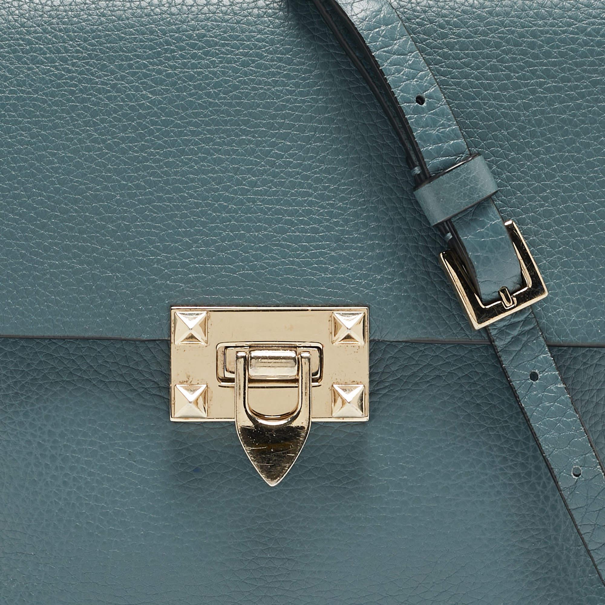 Valentino Blaue Leder Rockstud Flip Lock Flap Messenger Bag im Angebot 13