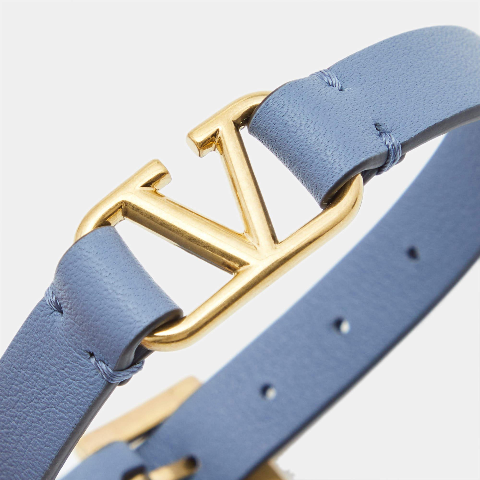 Valentino Blue Leather VLogo Gold Tone Bracelet In Excellent Condition In Dubai, Al Qouz 2