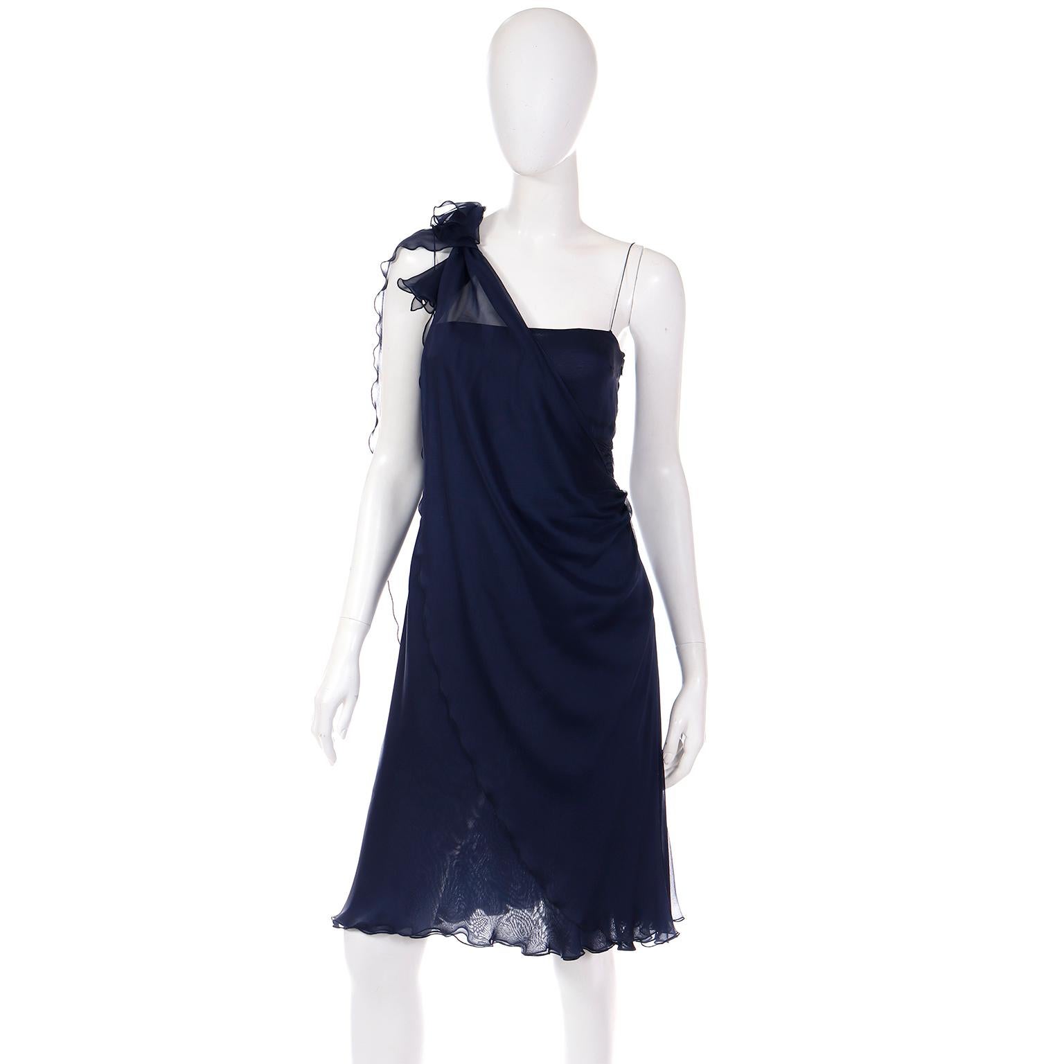 Valentino Blue Silk Chiffon Evening Dress With Fly Away Panel In Excellent Condition For Sale In Portland, OR