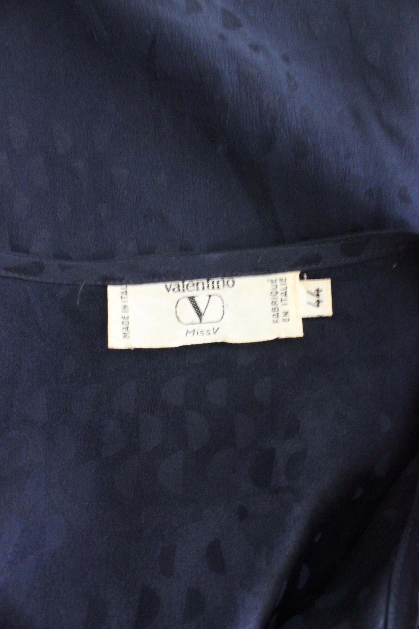 Valentino Blau Seide Polka Dot Vintage Bluse 90s im Angebot 1