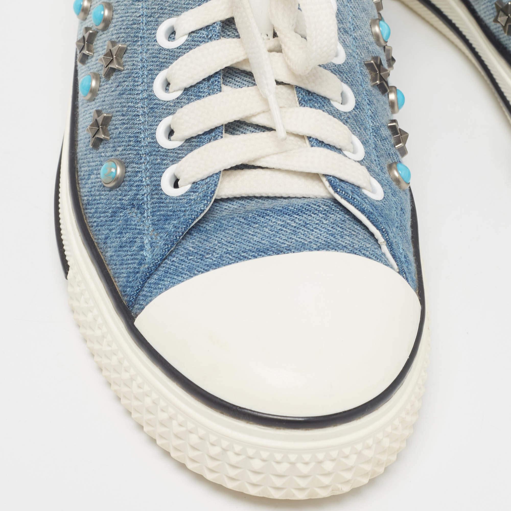 Valentino Baskets cloutées étoile en denim et cuir bleu/blanc taille 39 2