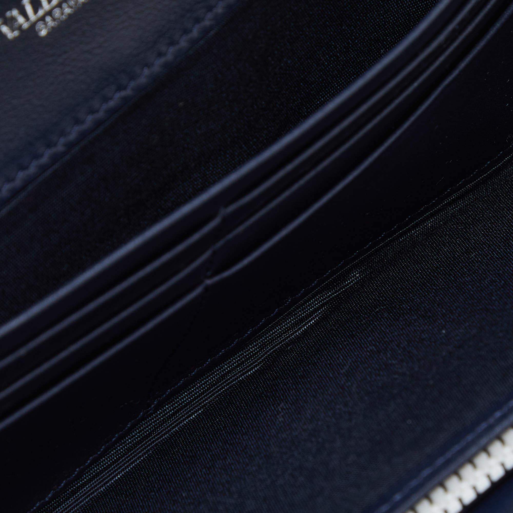 Valentino Blue/White Leather Rockstud Flap Wristlet Continental Wallet 2