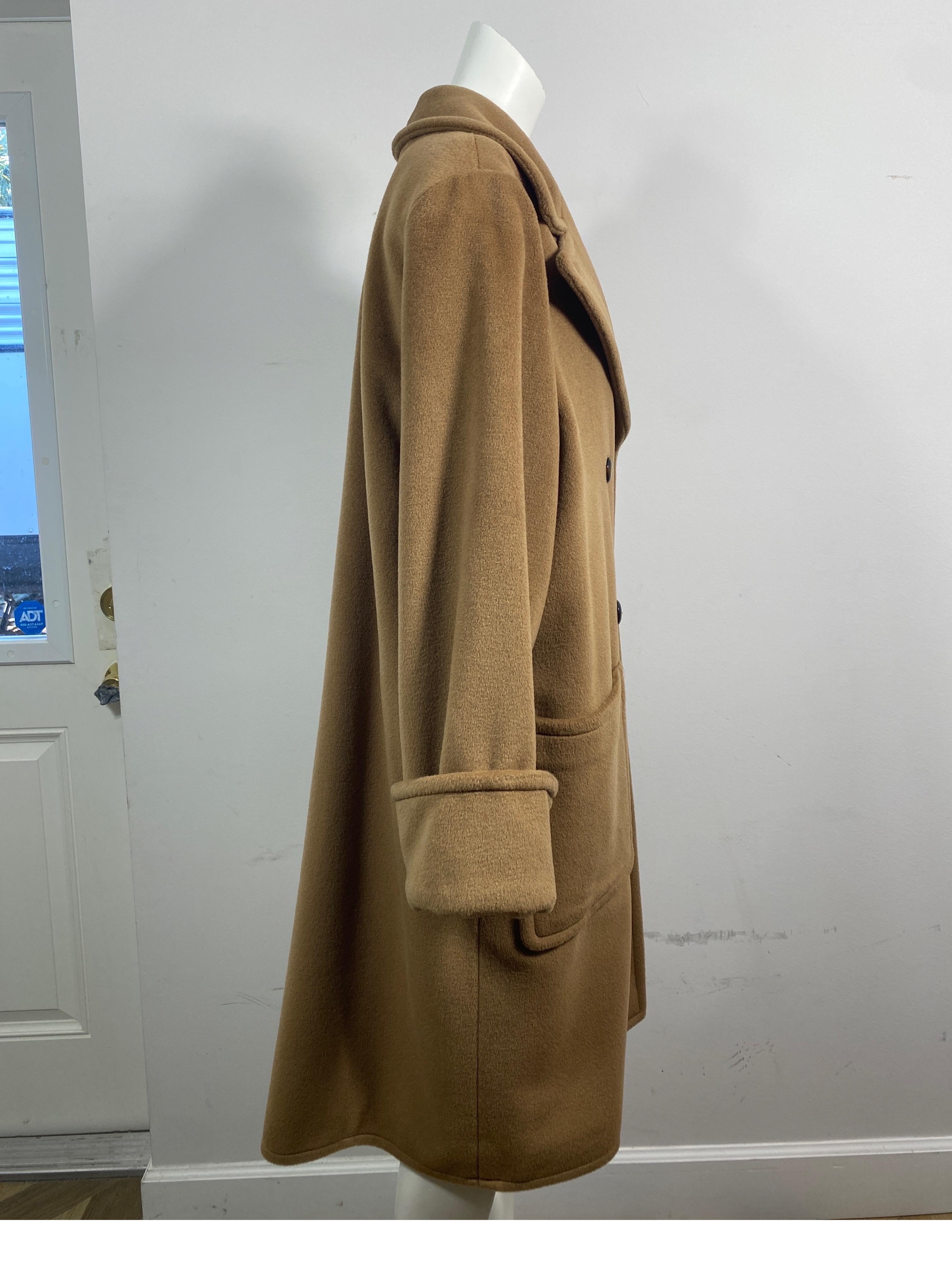 Valentino Boutique 1990’s Double Breasted Tan Cashmere Oversized Coat - Size 10 For Sale 6