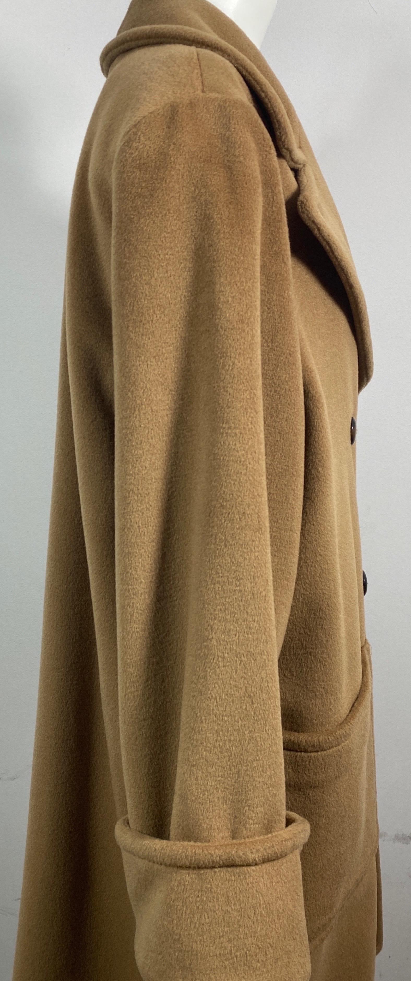 Valentino Boutique 1990’s Double Breasted Tan Cashmere Oversized Coat - Size 10 For Sale 7