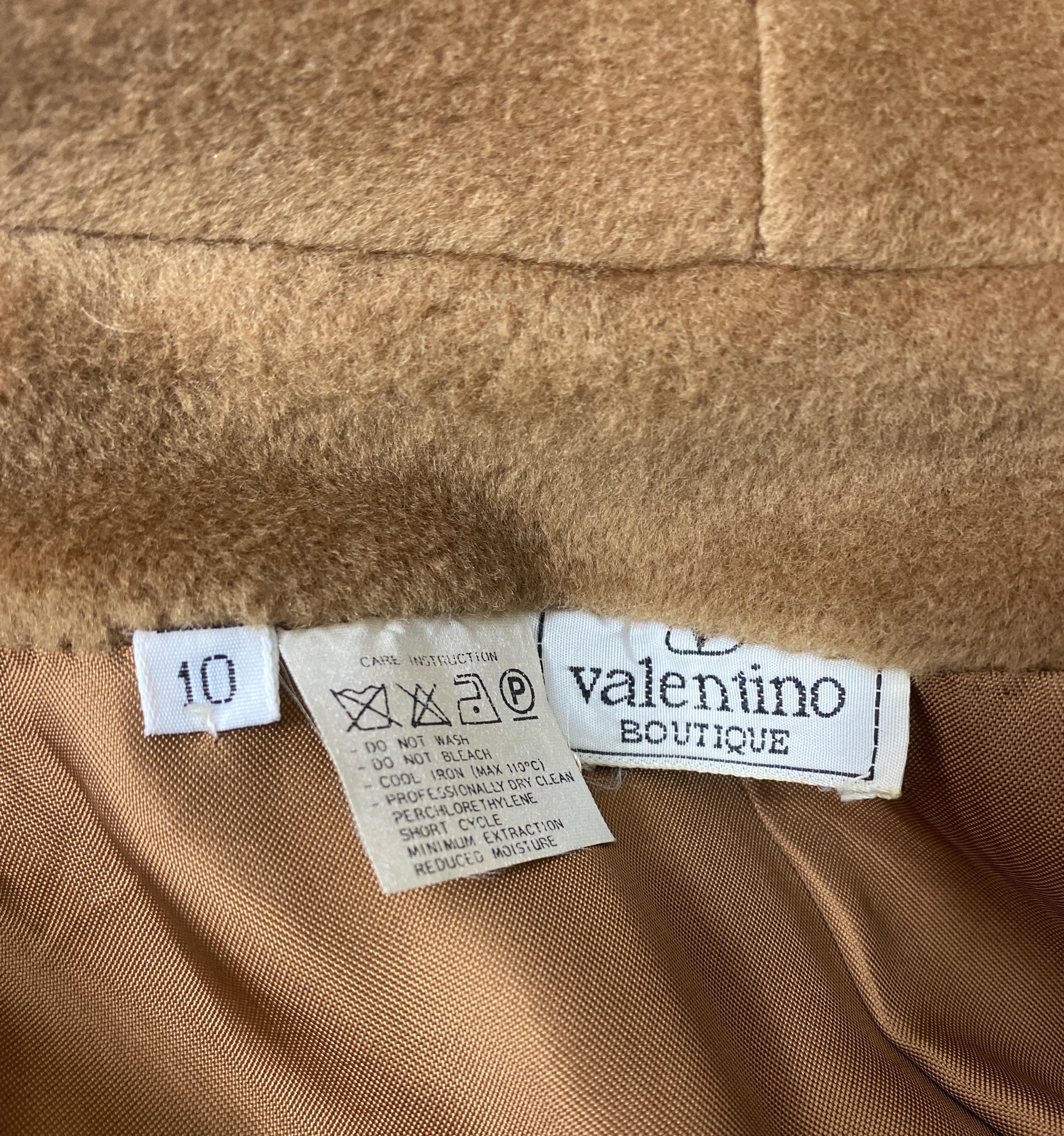 Valentino Boutique 1990’s Double Breasted Tan Cashmere Oversized Coat - Size 10 For Sale 11