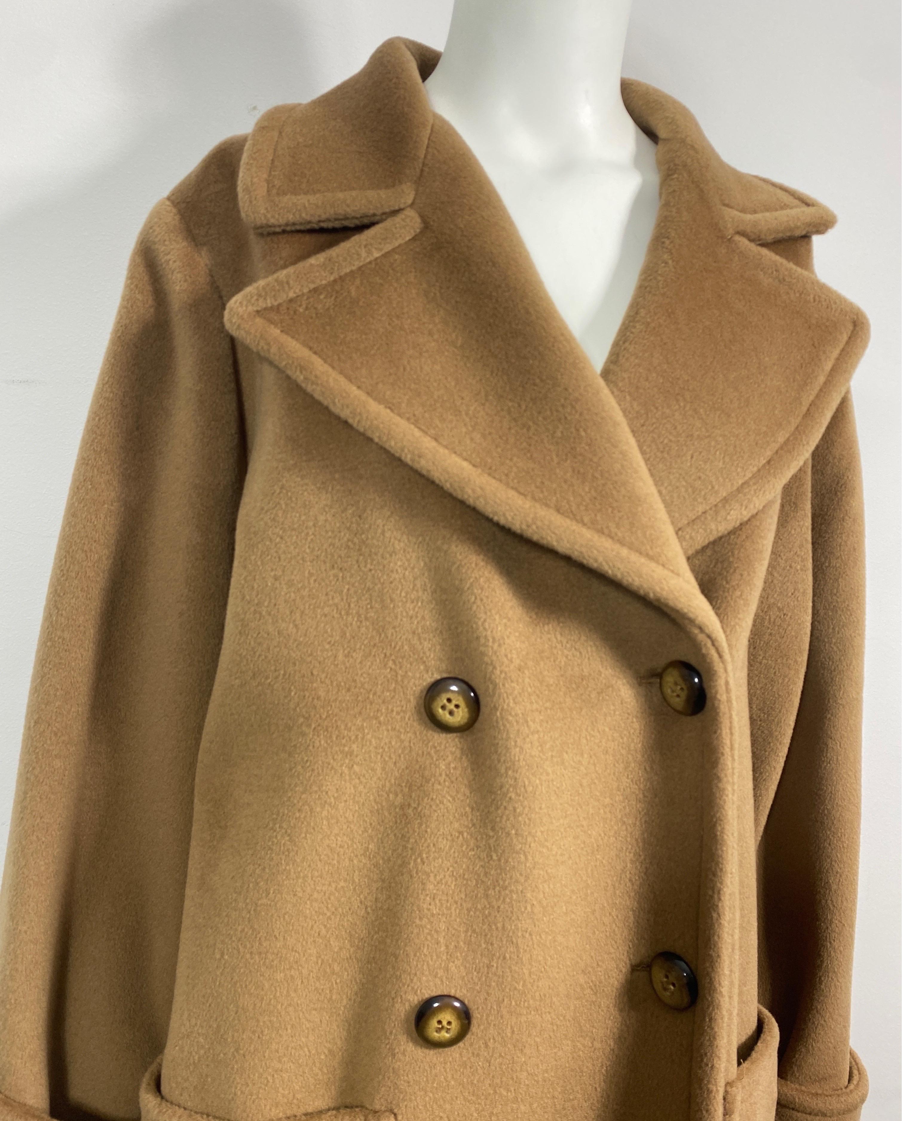 Women's or Men's Valentino Boutique 1990’s Double Breasted Tan Cashmere Oversized Coat - Size 10 For Sale
