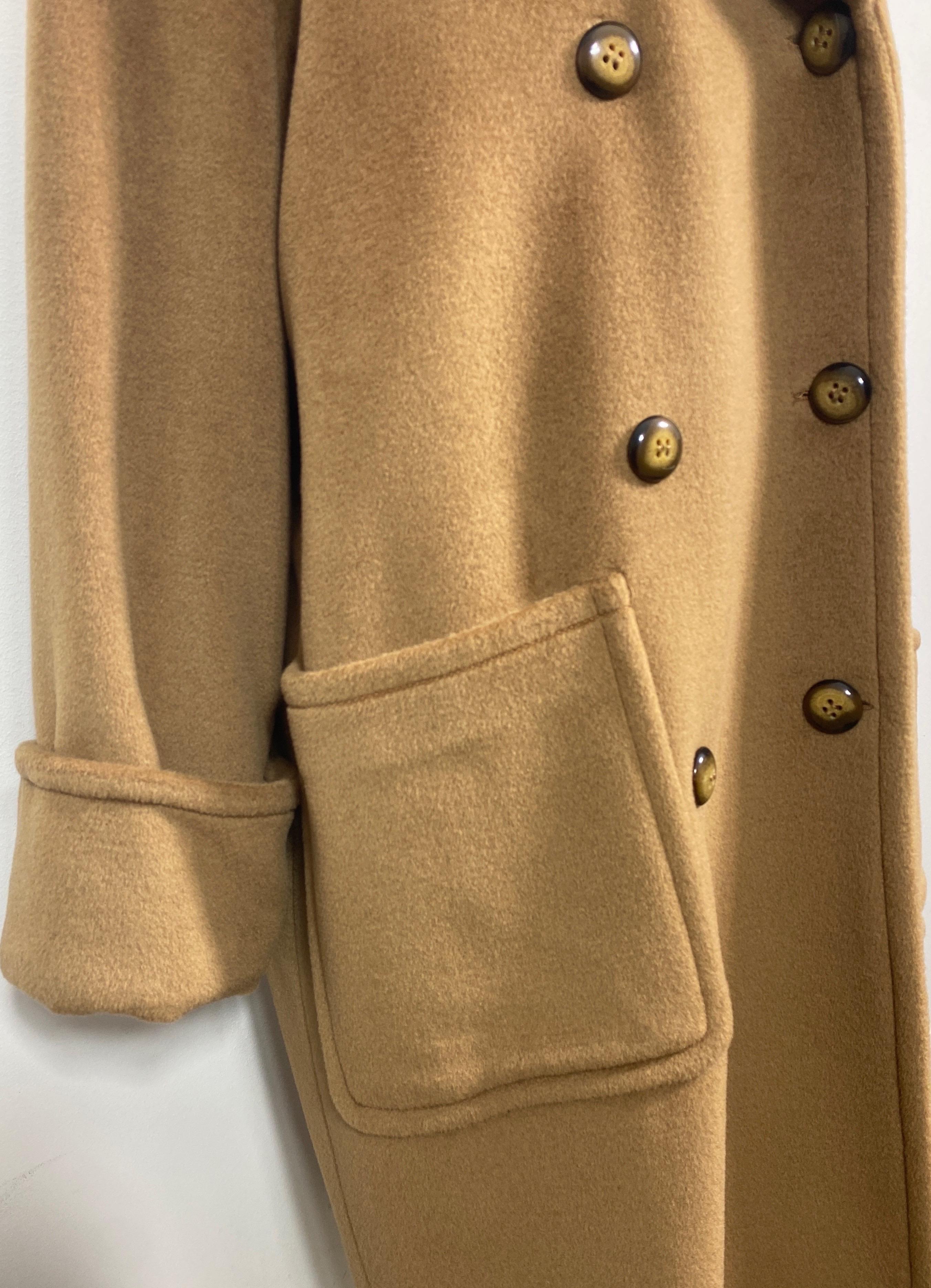 Valentino Boutique 1990’s Double Breasted Tan Cashmere Oversized Coat - Size 10 For Sale 4