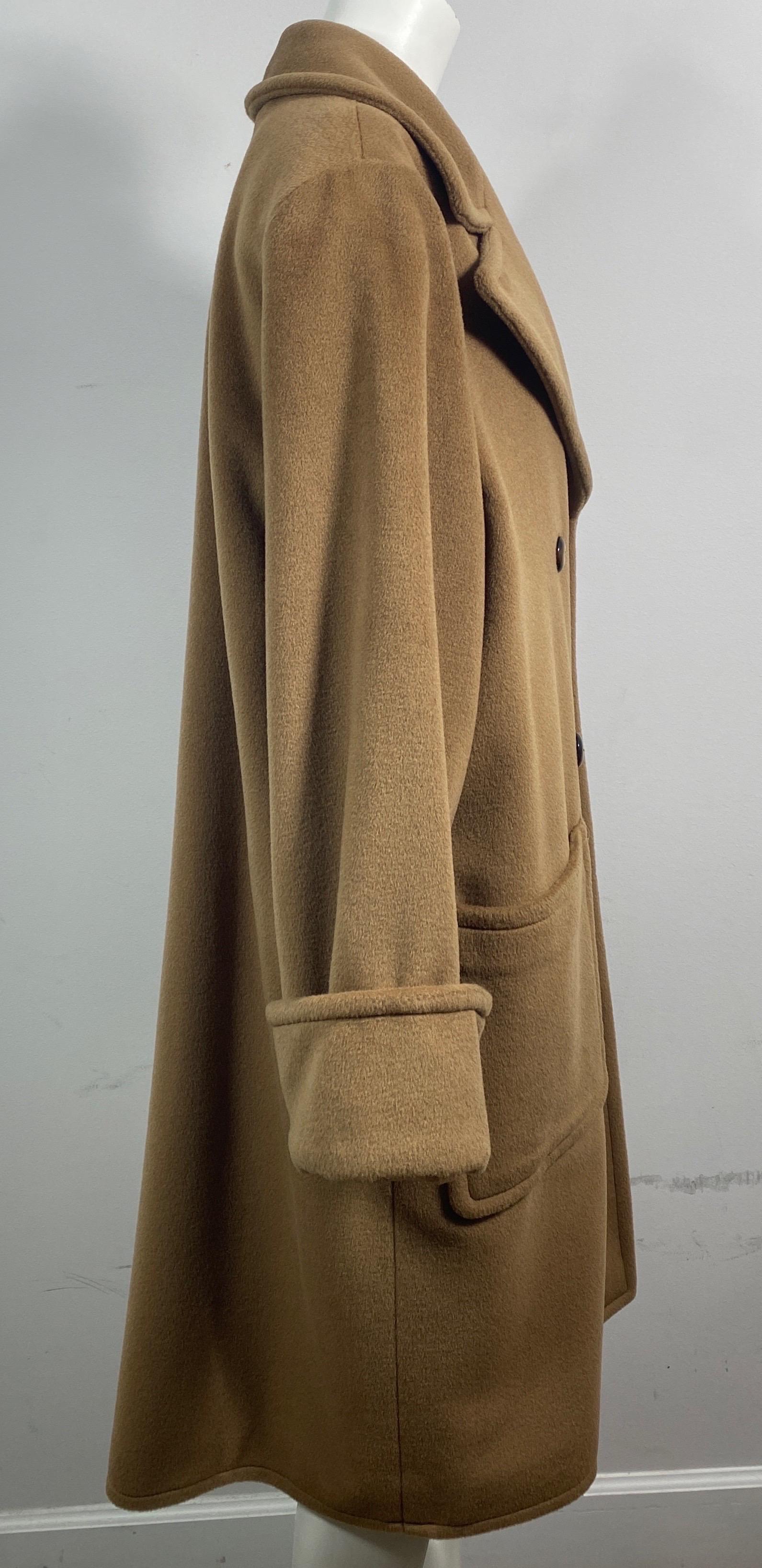 Valentino Boutique 1990’s Double Breasted Tan Cashmere Oversized Coat - Size 10 For Sale 5