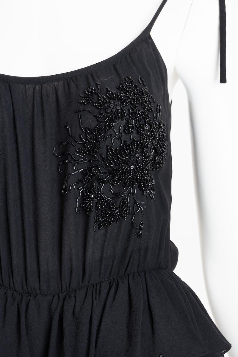 Noir Valentino Boutique - Robe de soirée en mousseline de soie perlée noire en vente