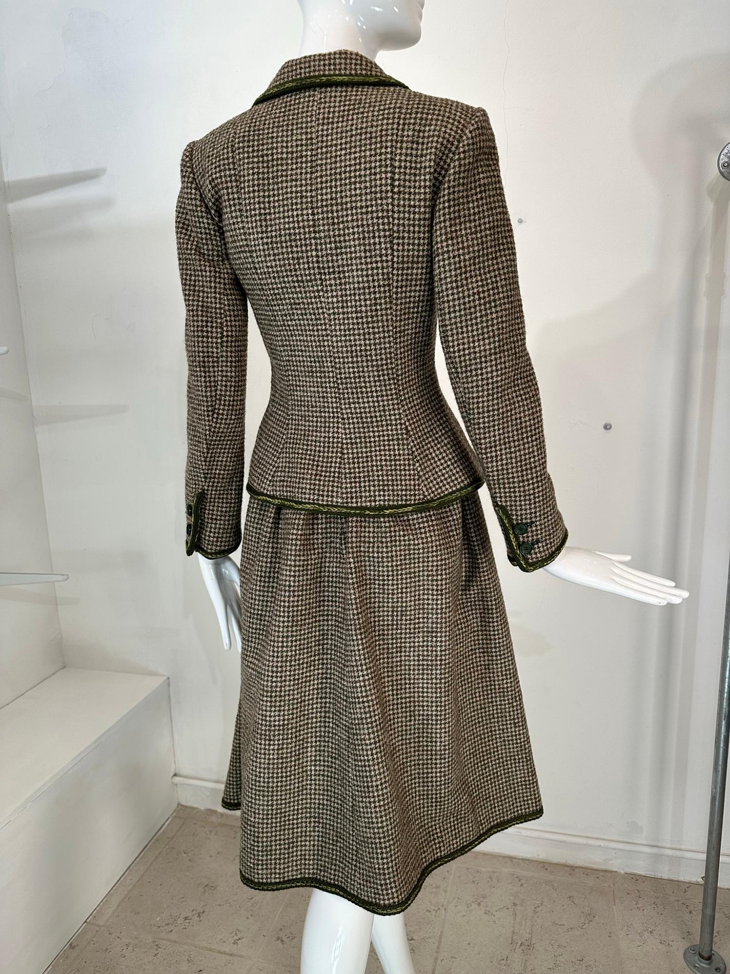 Valentino Boutique Early 1960s Green & Cream Wool Tweed Skirt Suit For Sale 6