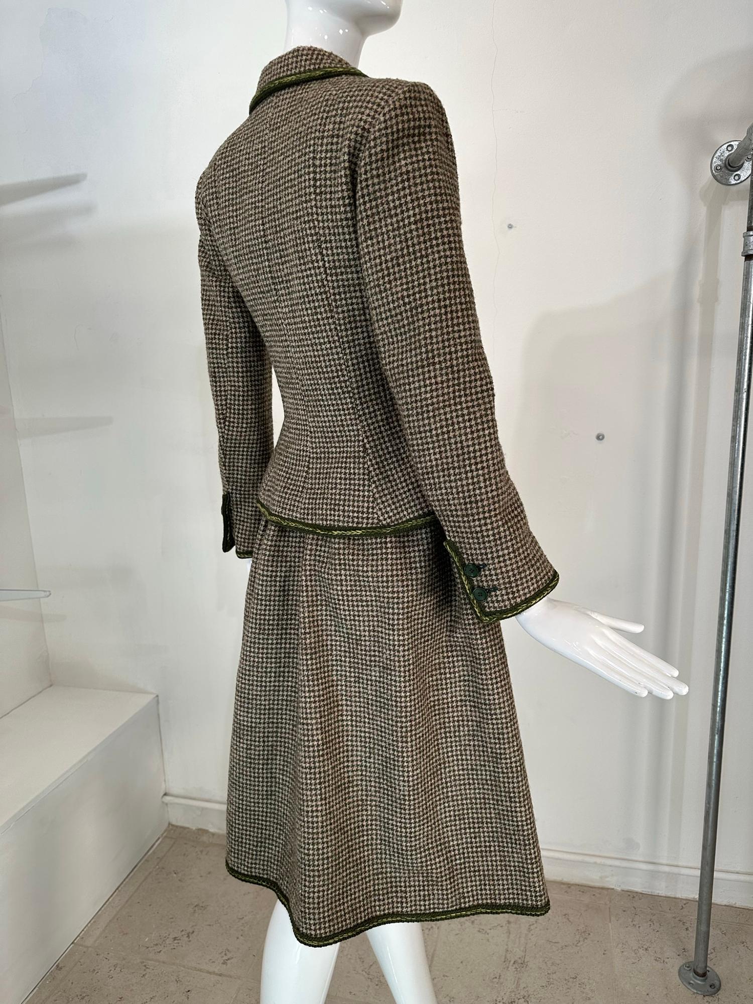 Valentino Boutique Early 1960s Green & Cream Wool Tweed Skirt Suit For Sale 7