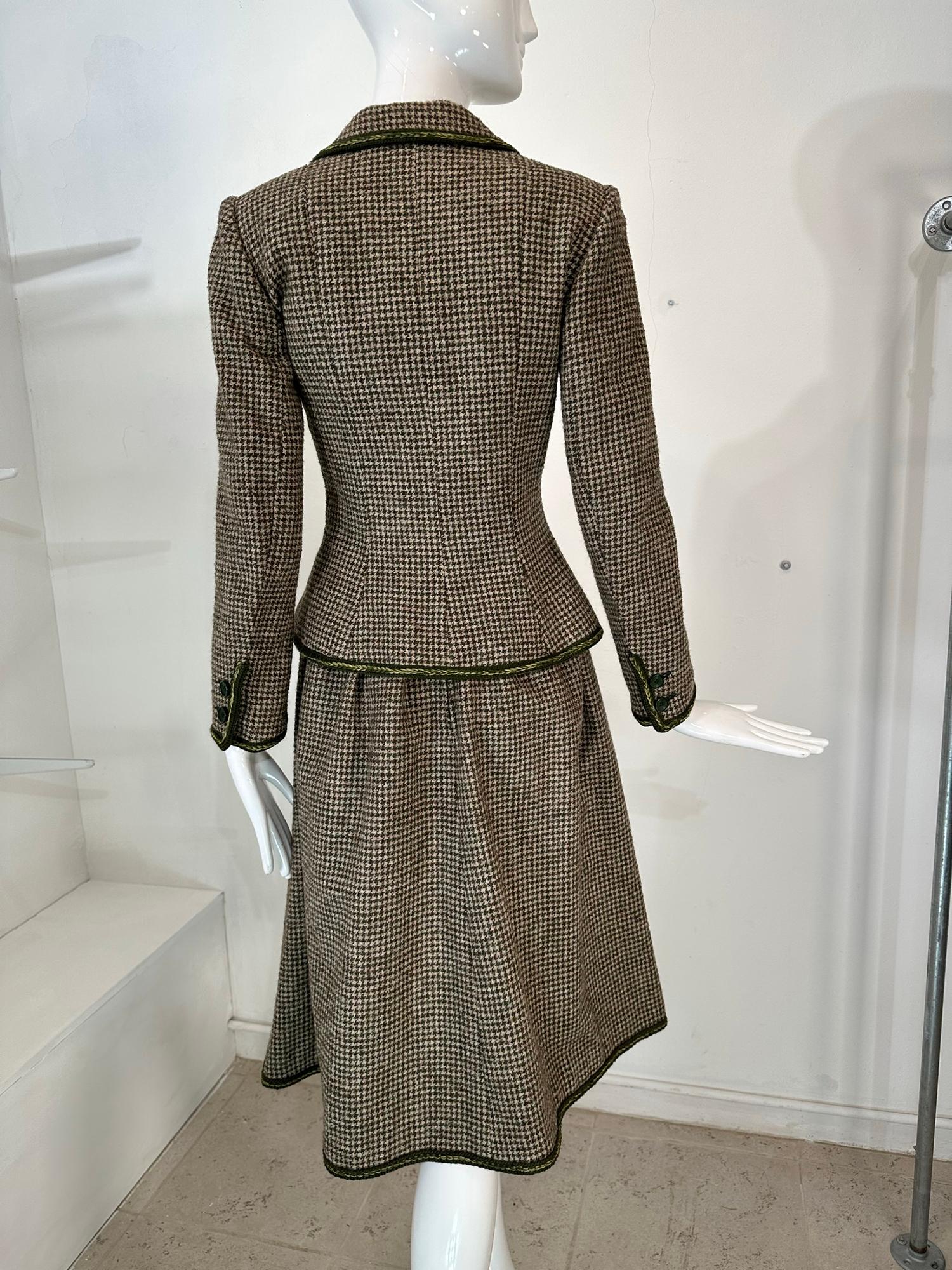 Valentino Boutique Early 1960s Green & Cream Wool Tweed Skirt Suit For Sale 5