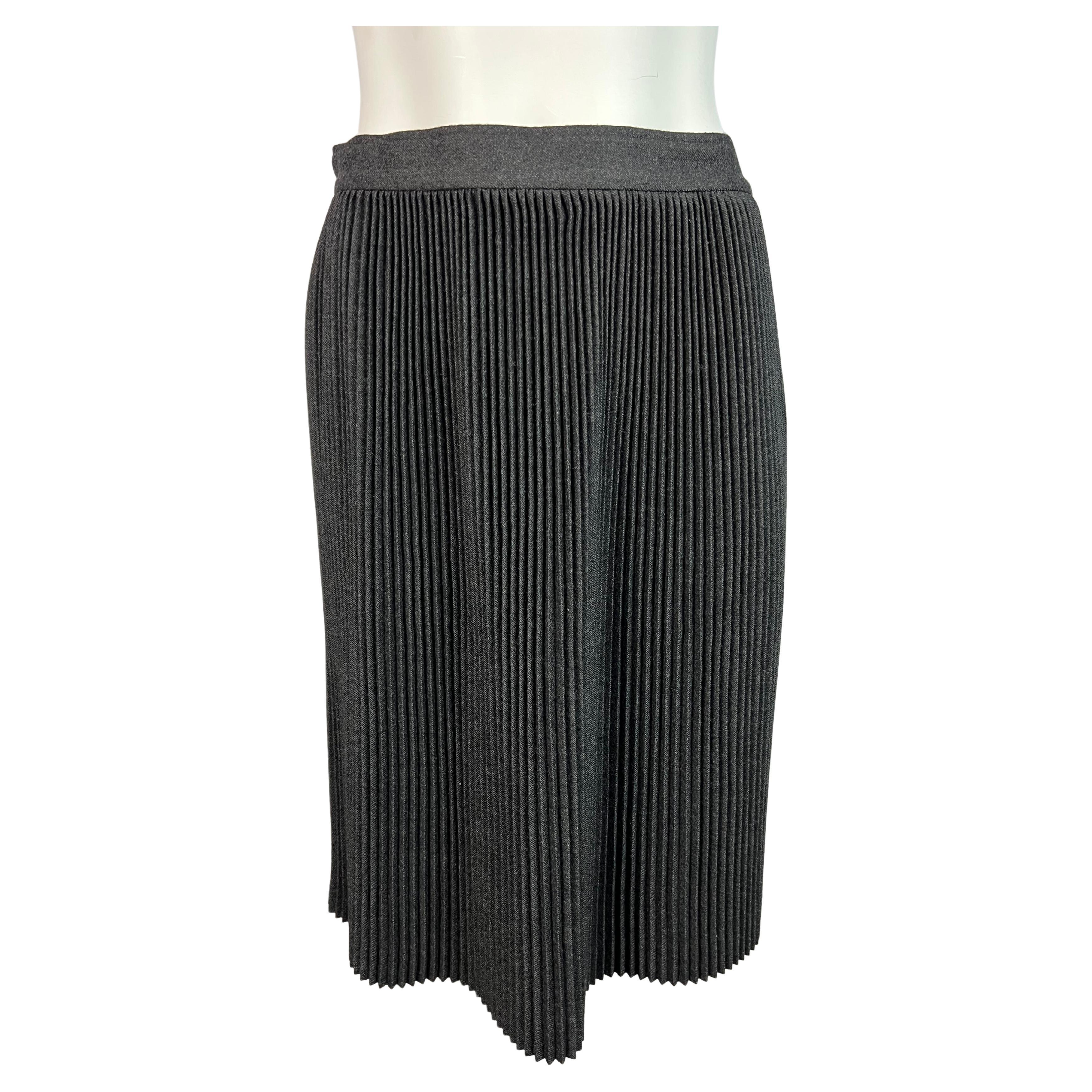 Valentino Boutique Grey Pleated Midi Skirt, Size 12 For Sale