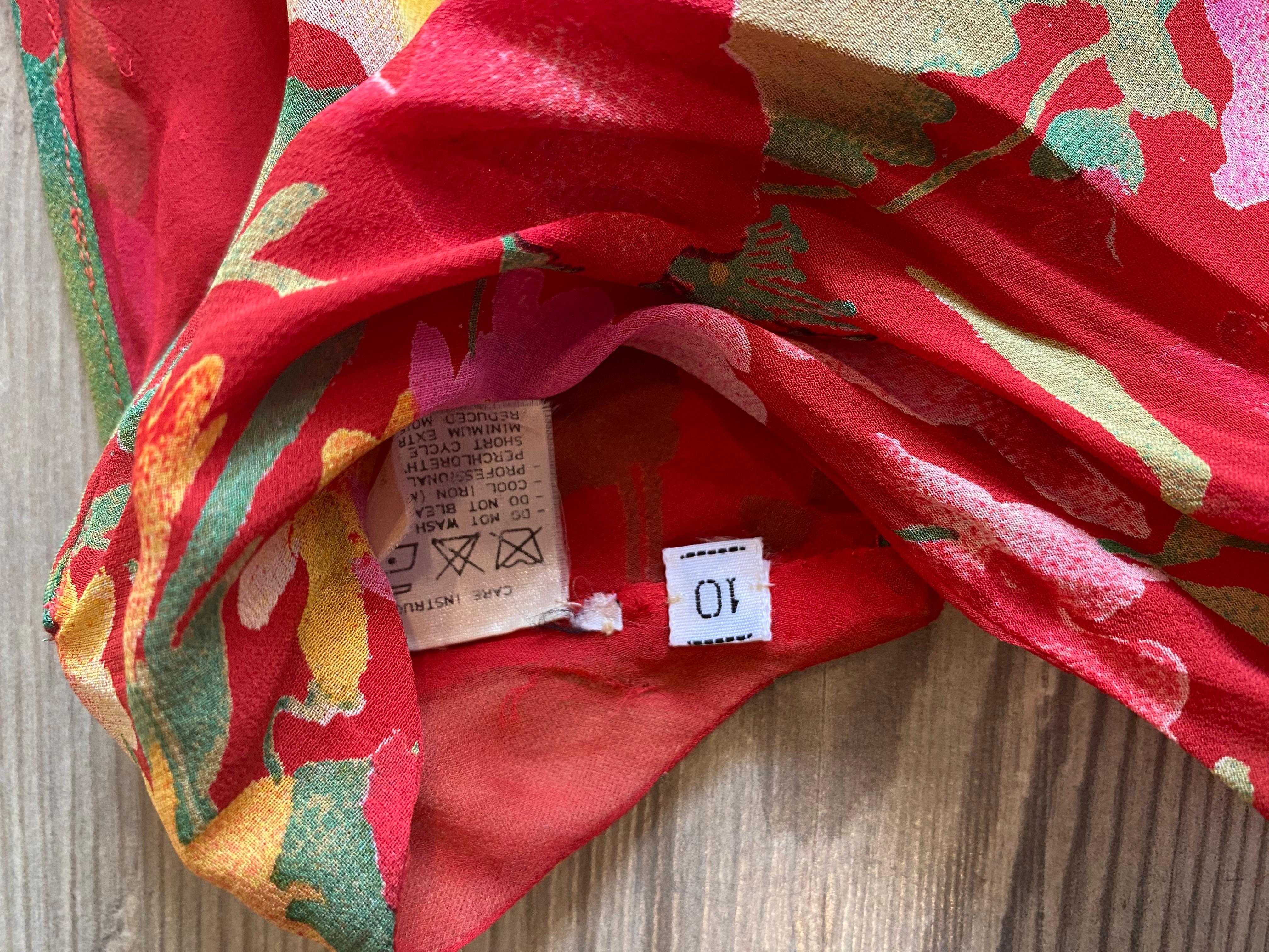 Valentino Boutique red dress with floral details. For Sale 6