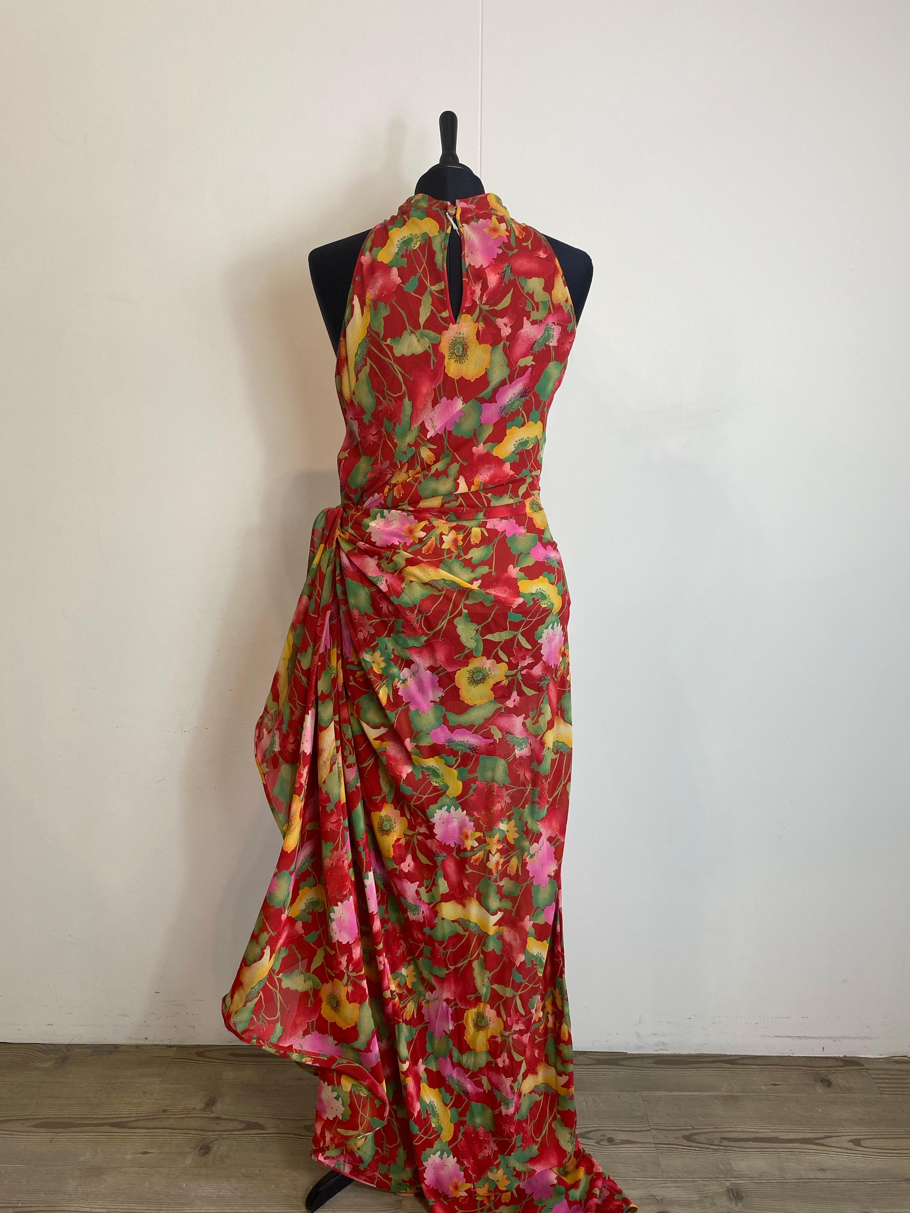 Valentino Boutique red dress with floral details. For Sale 3