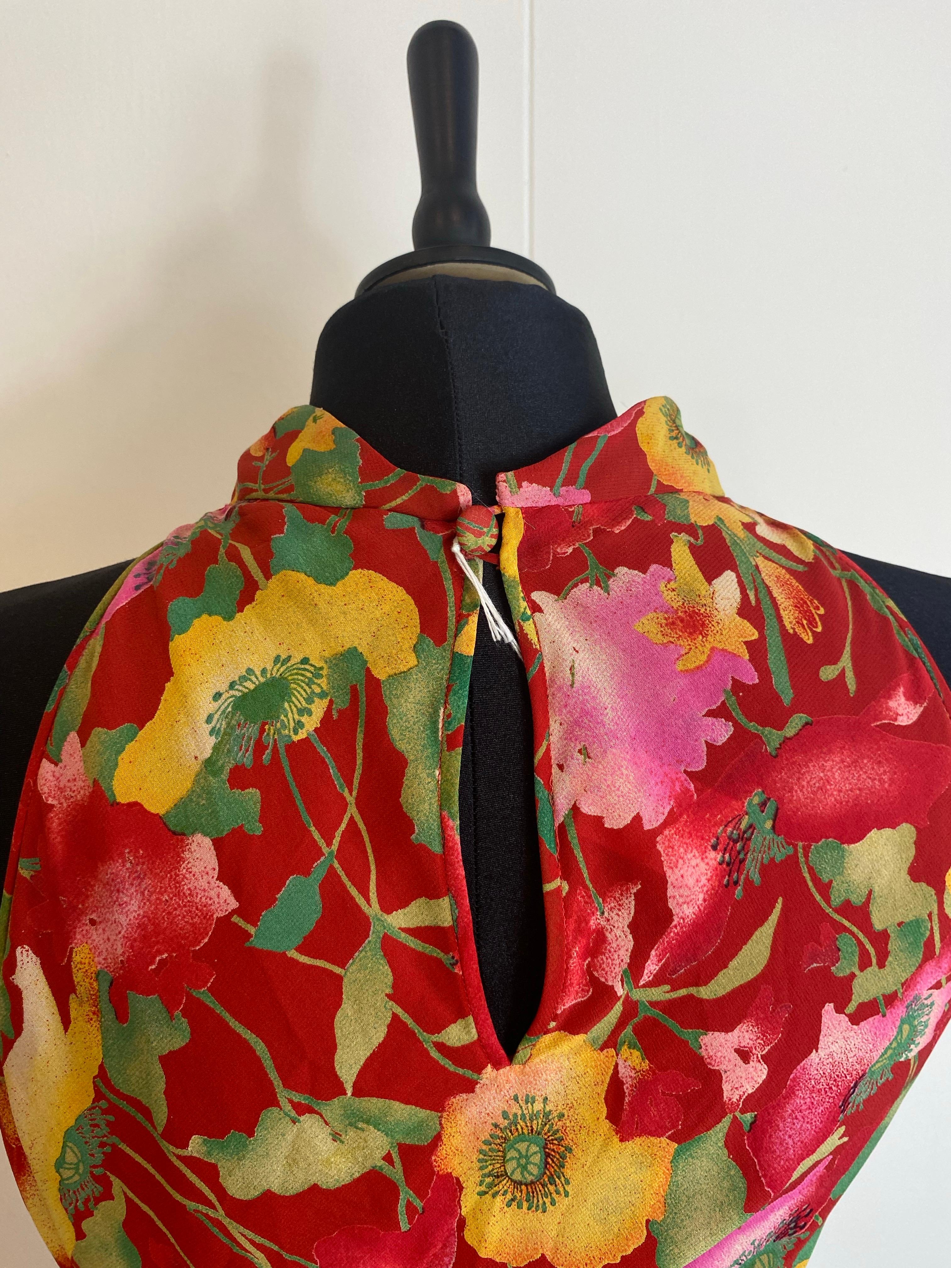Valentino Boutique red dress with floral details. For Sale 4