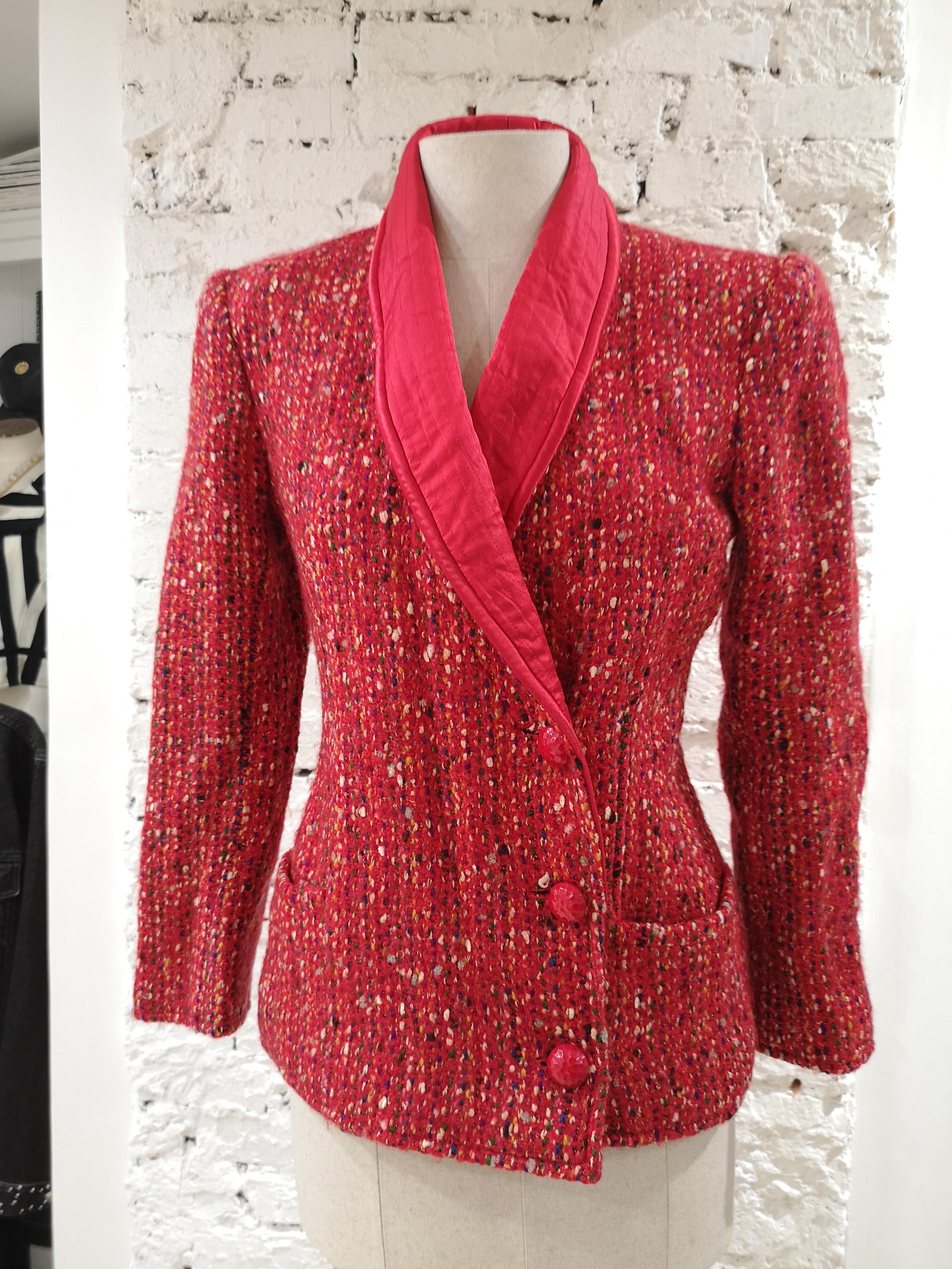 Valentino Boutique red wool jacket
totally made in italy size 8