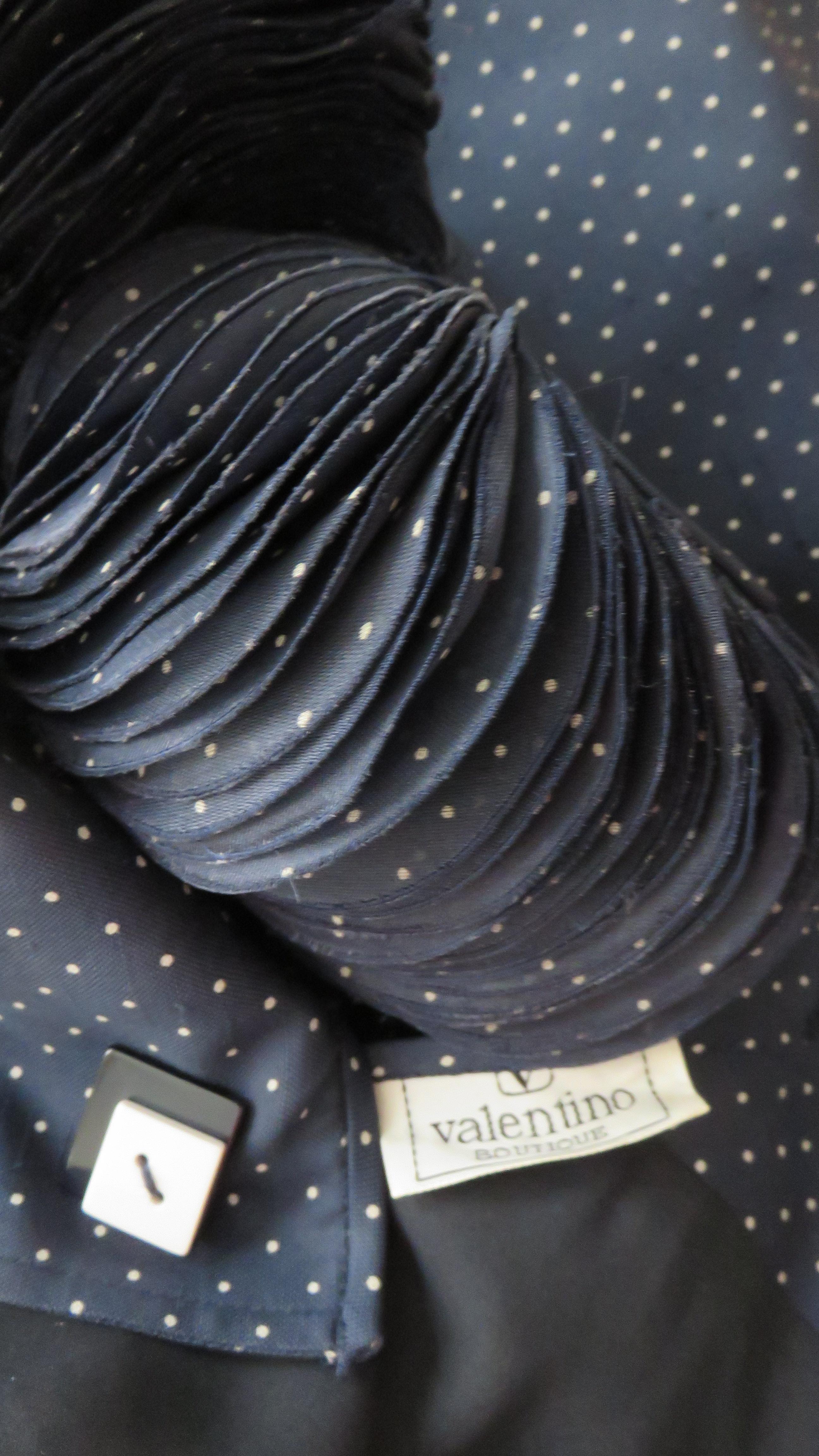 Valentino Boutique Kleid mit Scheibenärmeln aus Seide 1980er im Angebot 11