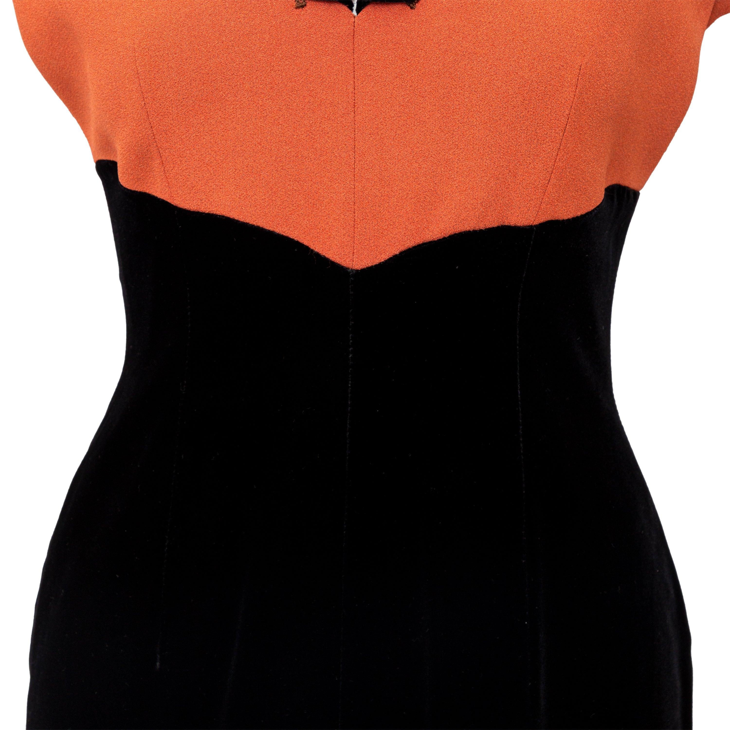 Valentino Boutique Velvet Dress - '90s In Excellent Condition For Sale In Milano, IT