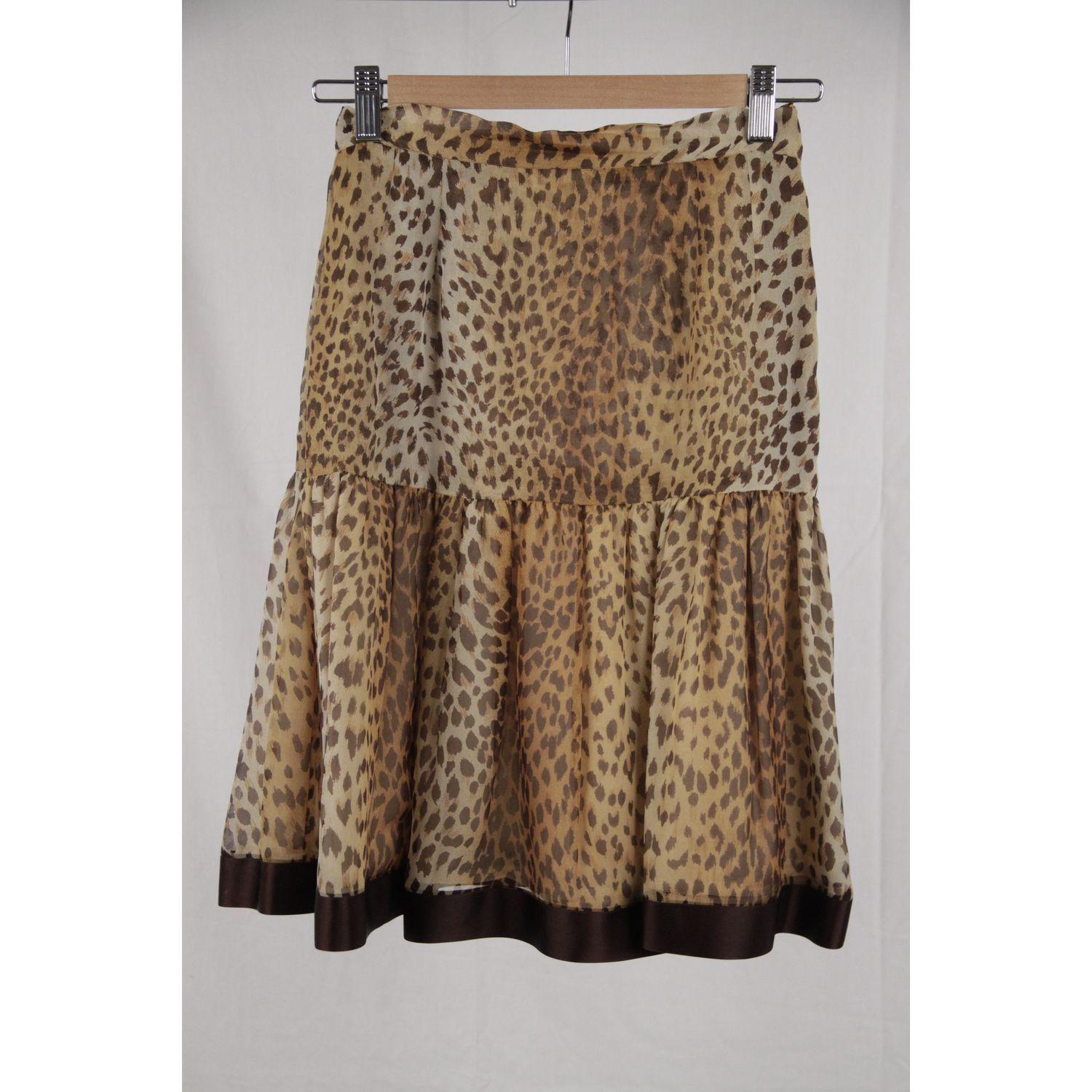 also in 6 The Terracotta Ancestry Wrap Skirt in Rust Revolve Donna Abbigliamento Gonne Gonne a portafoglio . Size 4 