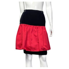 Valentino Boutique vintage jupe en velours noir et rouge