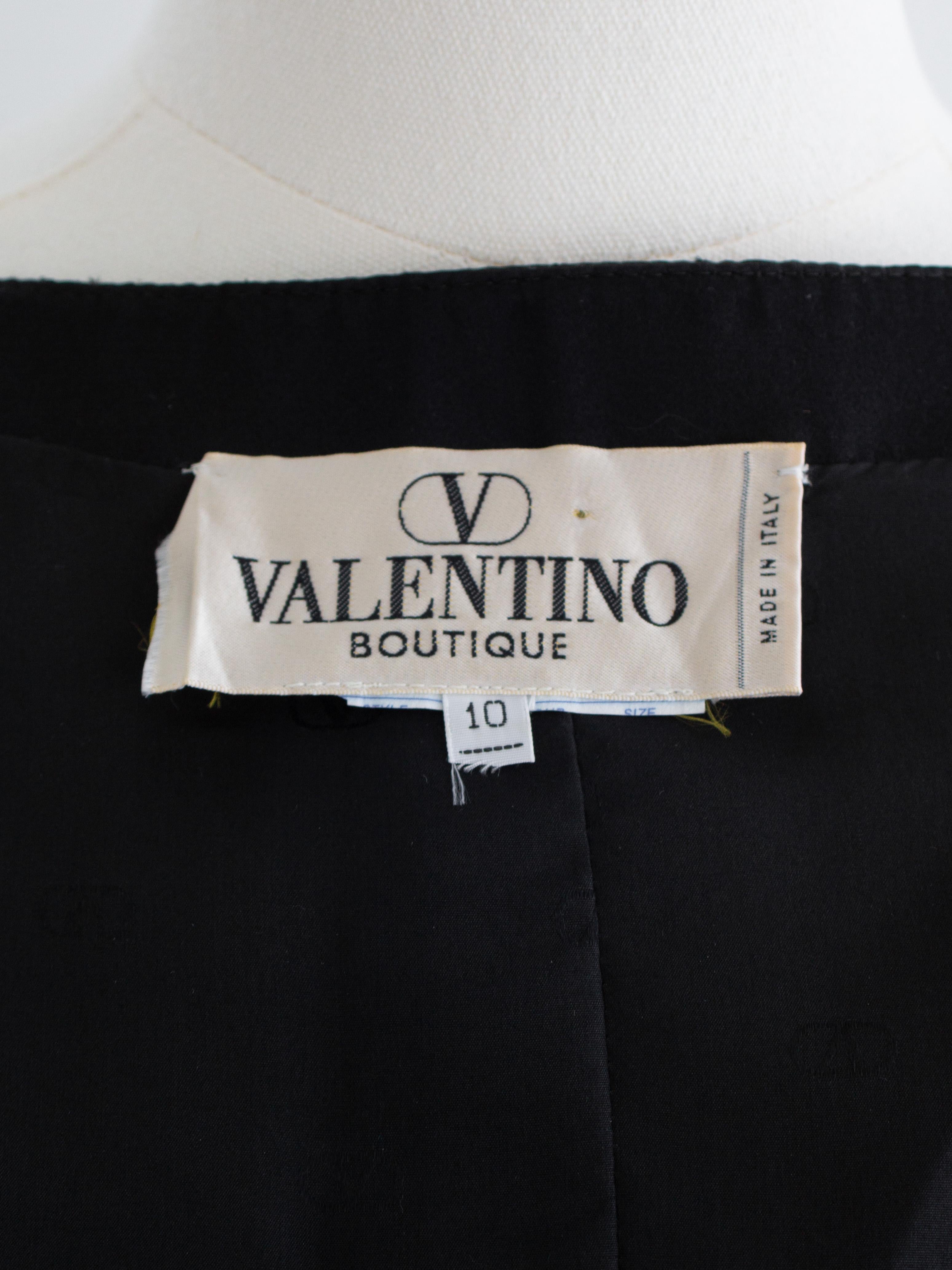 Valentino Boutique Vintage F/W 1995 Black Silk Sculptured Jacket For Sale 8