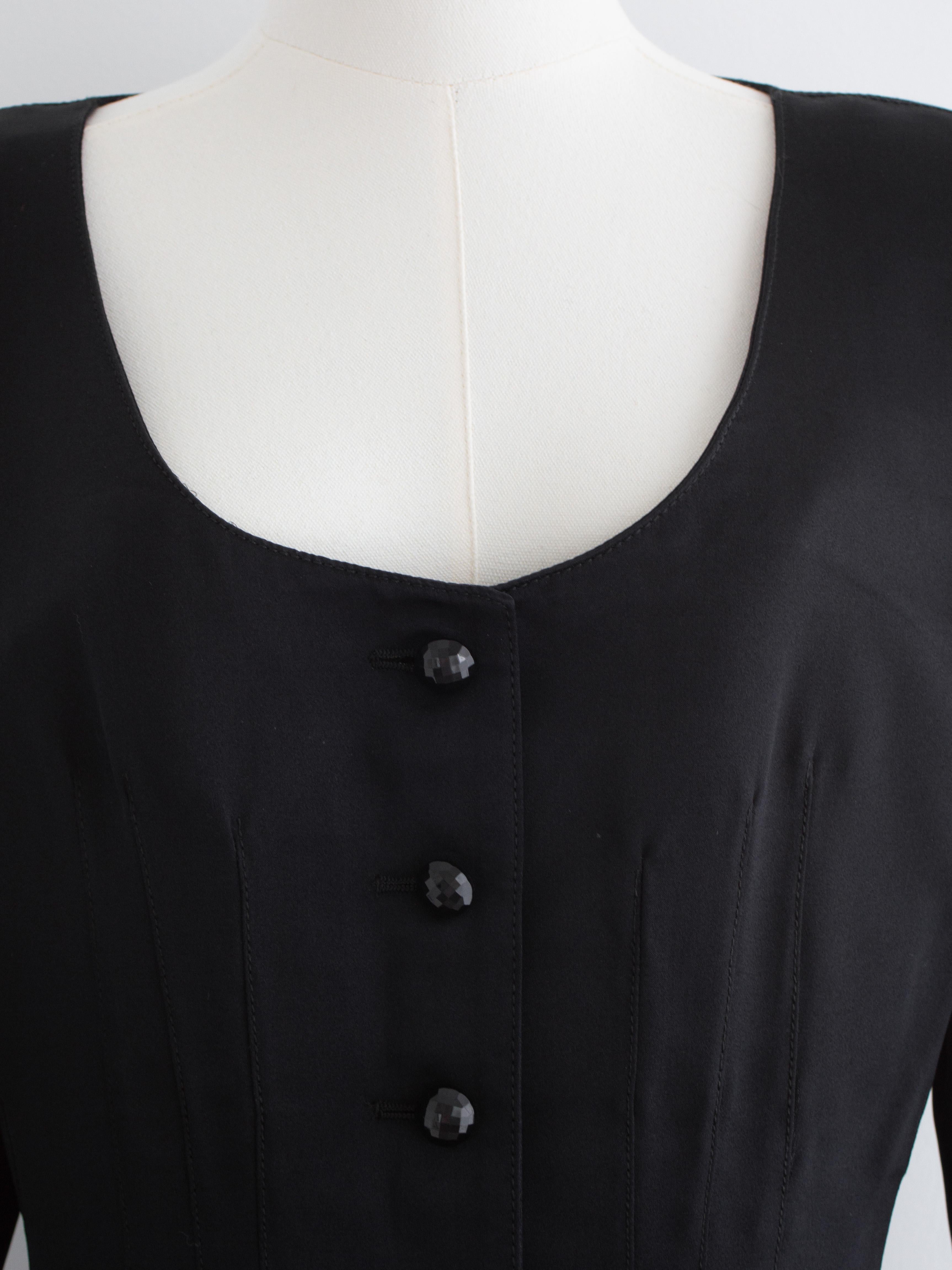 Women's Valentino Boutique Vintage F/W 1995 Black Silk Sculptured Jacket For Sale