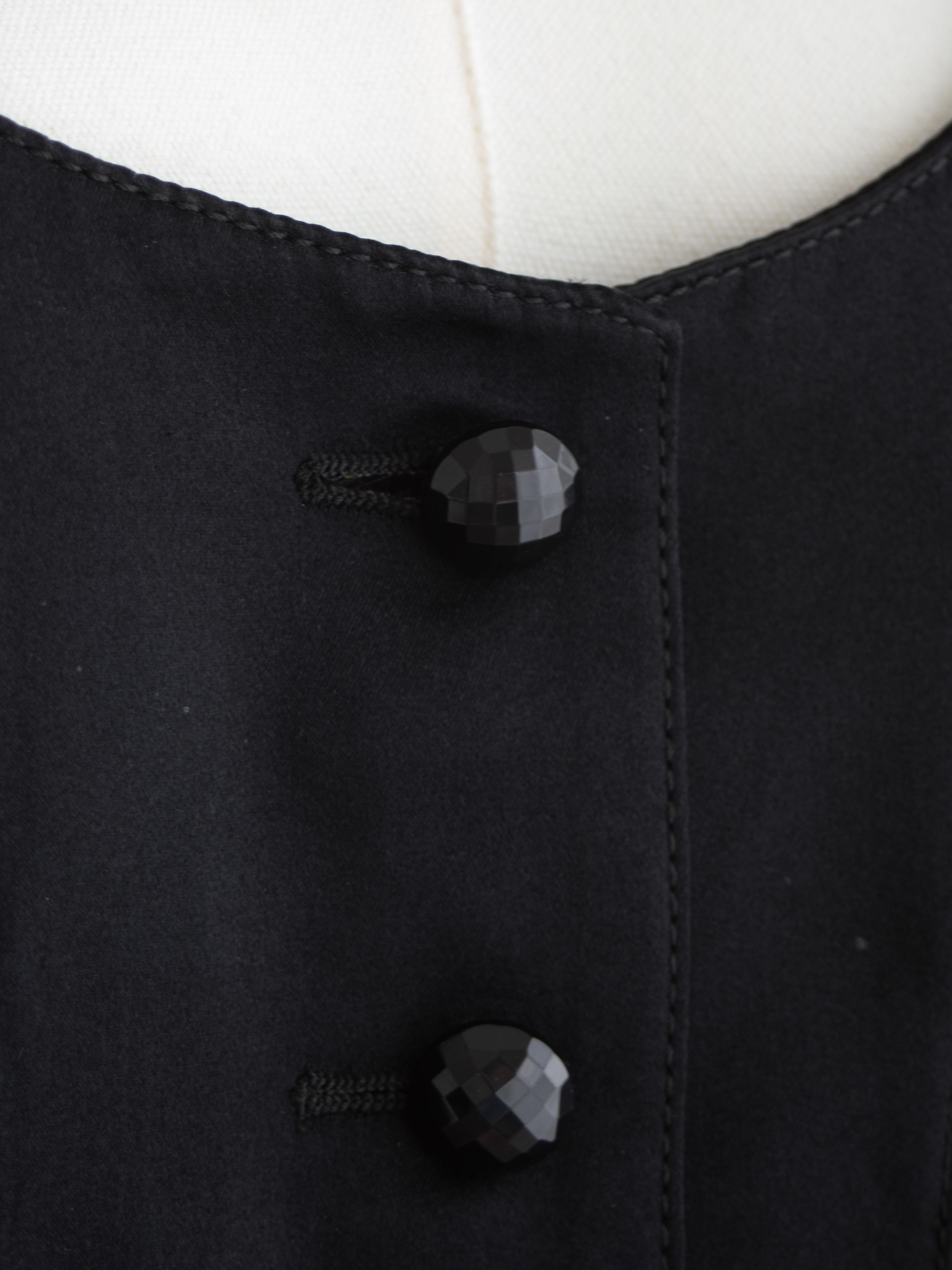 Valentino Boutique Vintage F/W 1995 Black Silk Sculptured Jacket For Sale 3