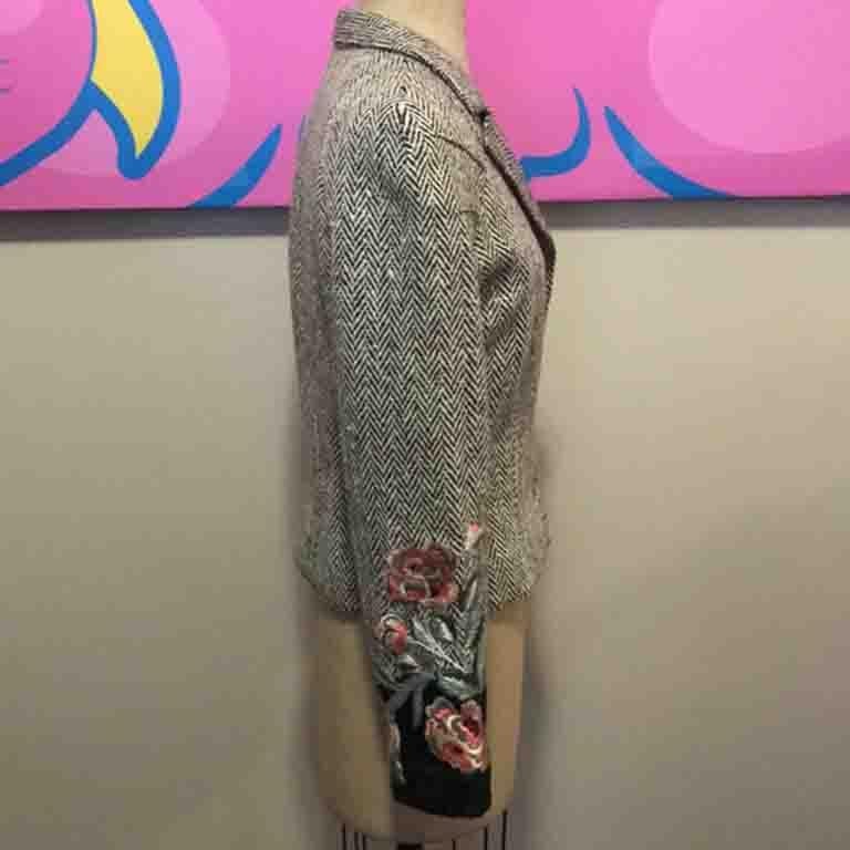 Valentino Boutique Vintage Wool Embroidered Jacket In Good Condition For Sale In Los Angeles, CA