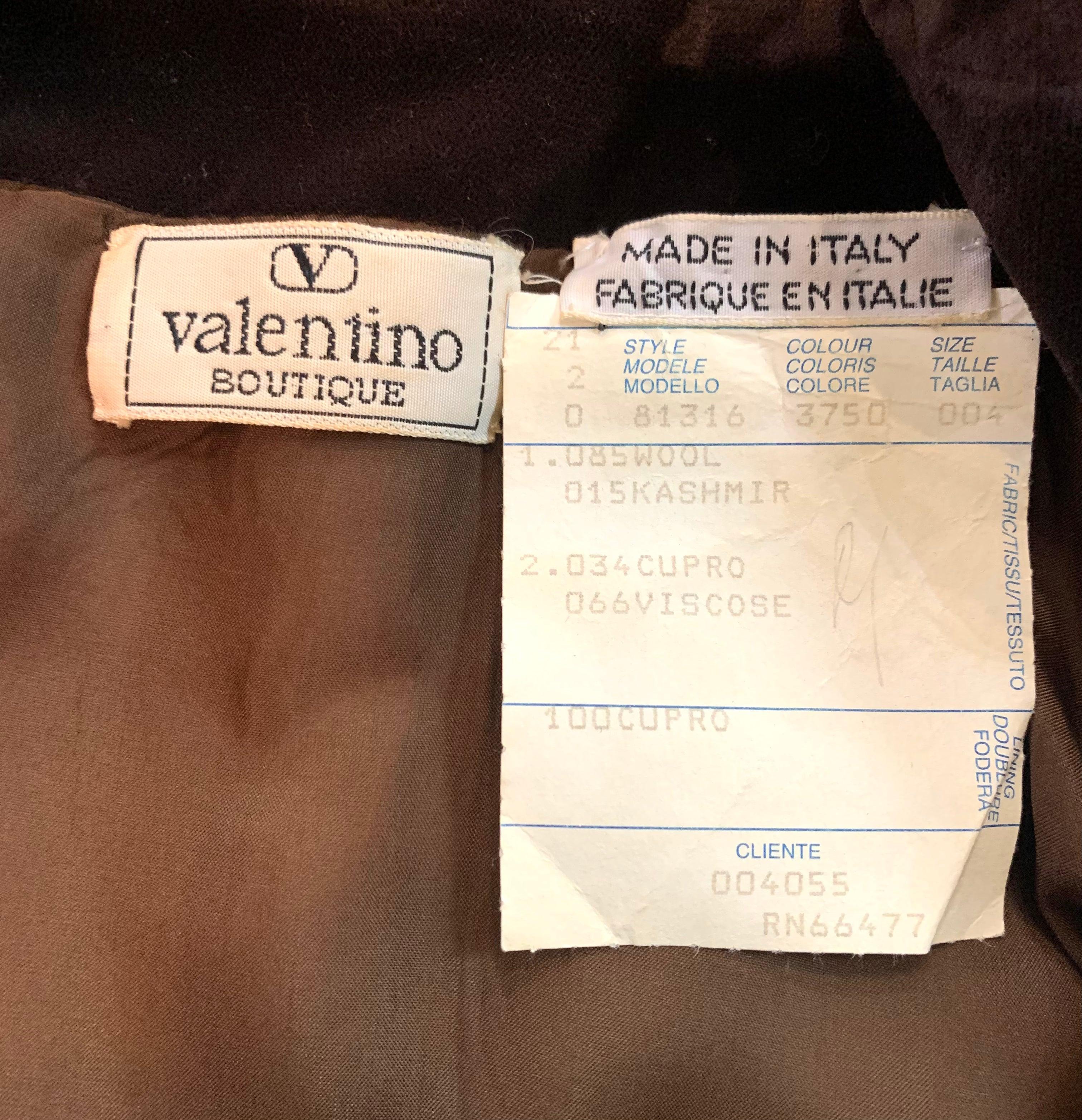 Valentino Manteau en laine pied-de-poule marron et ivoire avec bordures en velours, années 1970 Excellent état - En vente à Los Angeles, CA