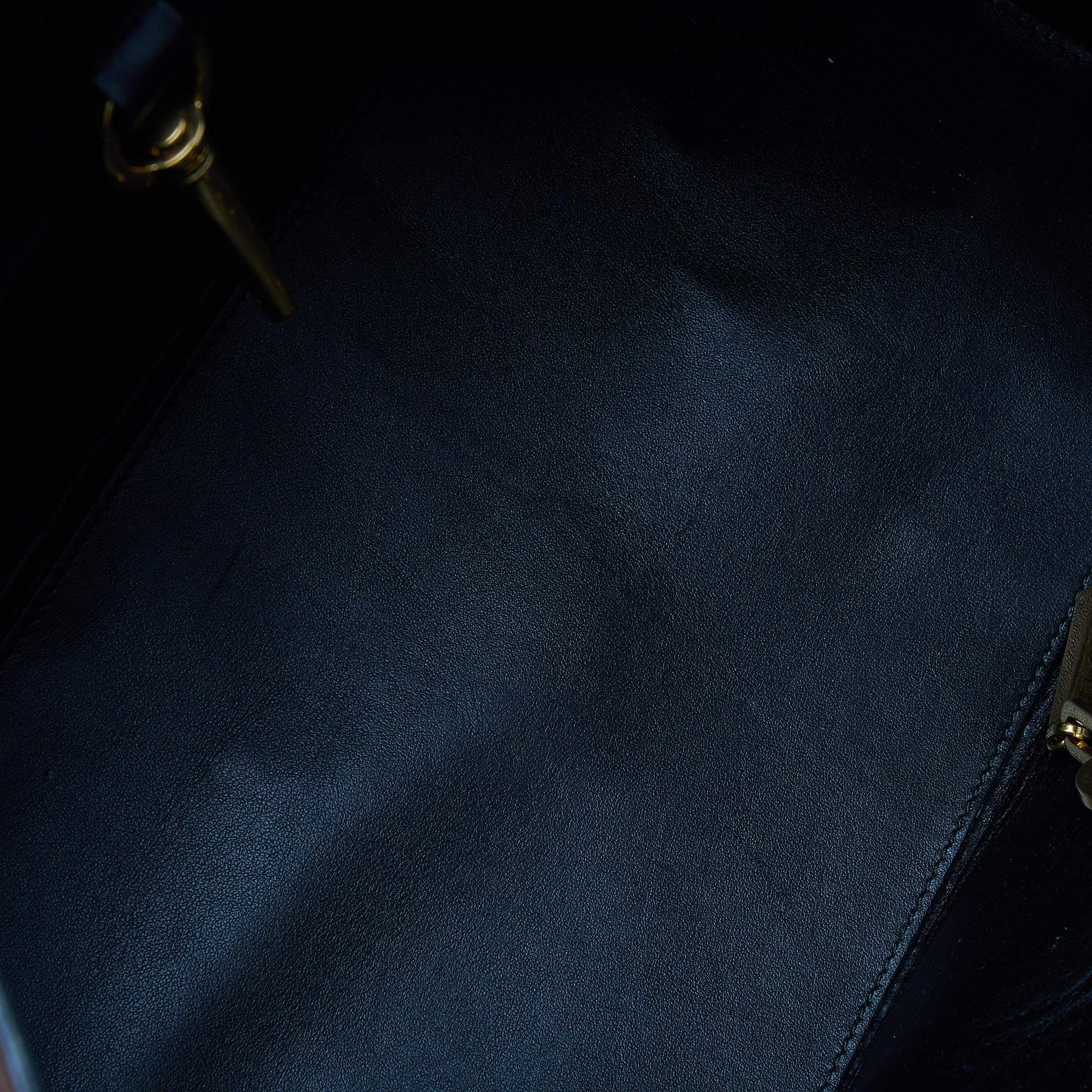 Marrone Valentino Tote media VLOGO Escape in pelle marrone/nera in vendita