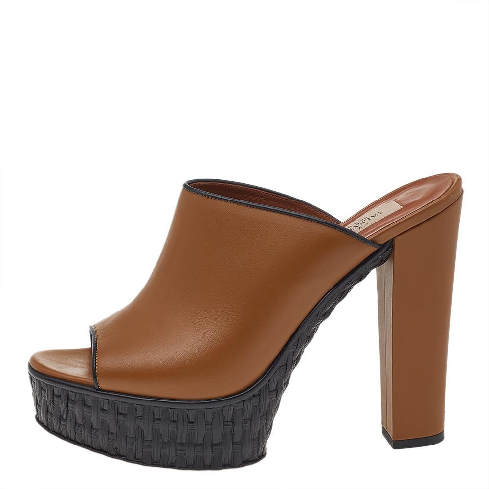 Valentino Brown/Black Leather Platform Sandals Size 38.5 In Good Condition In Dubai, Al Qouz 2