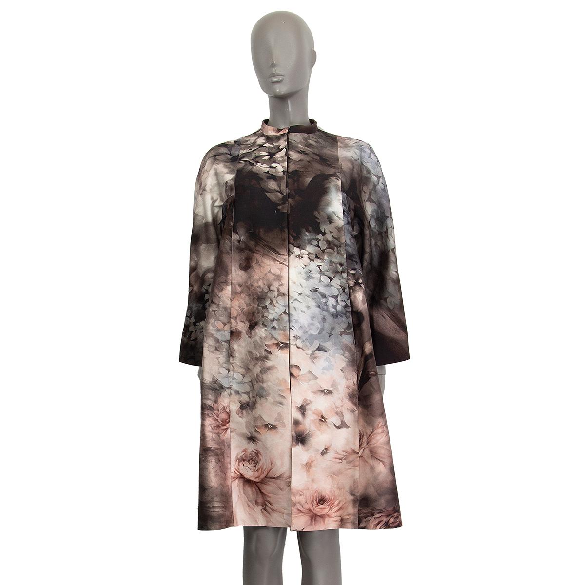 100% authentic Valentino flower print coat in espresso brown/brown/nude/grey/off-white/dirty rose cotton (79%) and silk (21%) featuring raglan sleeves and two slit pockets at front. Opens with six hidden buttons and is lined in black polyester