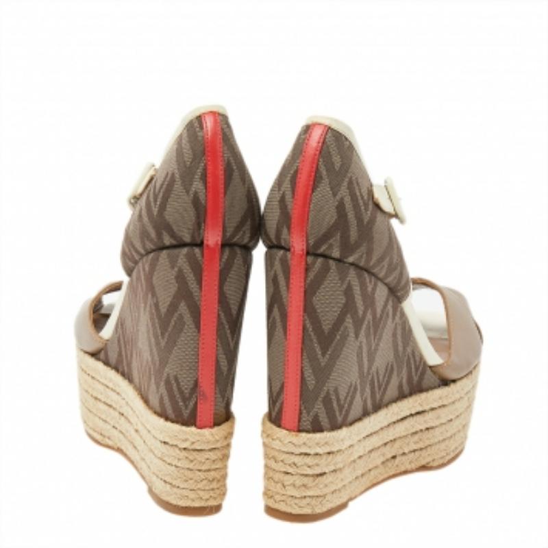 Valentino Brown Leather And Fabric Wedge Platform Espadrille Sandals Size 39.5 In Good Condition In Dubai, Al Qouz 2