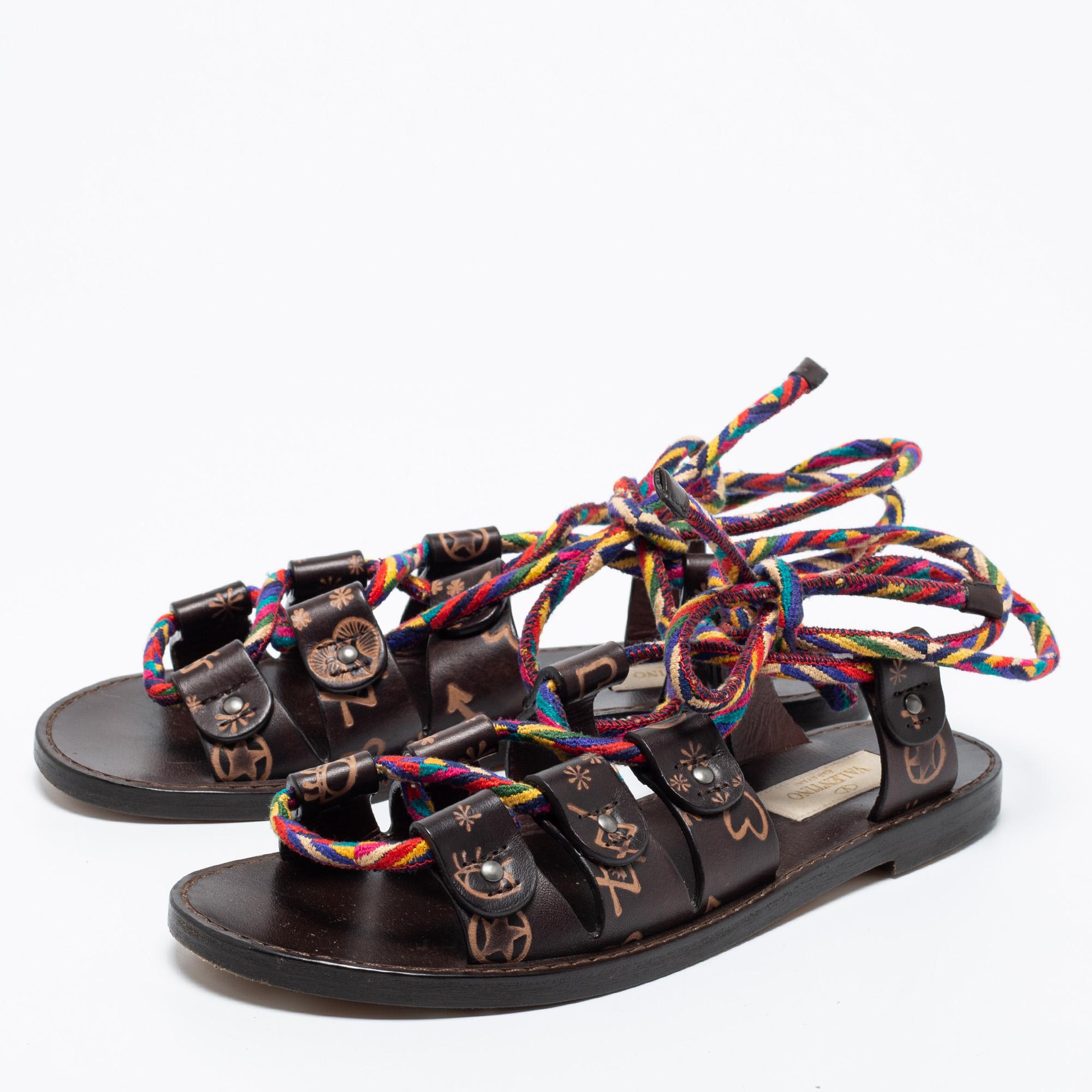 These exquisite gladiator sandals come from the house of Valentino. Crafted in Italy, they are made from quality leather and come in a brown hue. They exude style and playfulness and will make sure you are the center of attention wherever you go.

