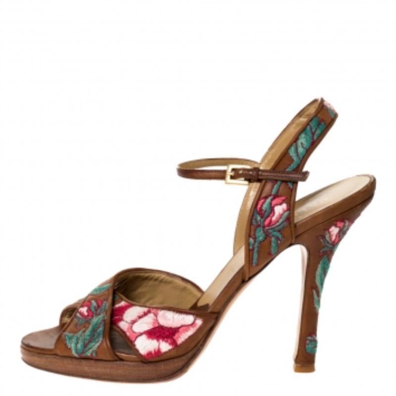Valentino Braun Leder bestickte Riemchensandalen Größe 39.5 im Angebot 2