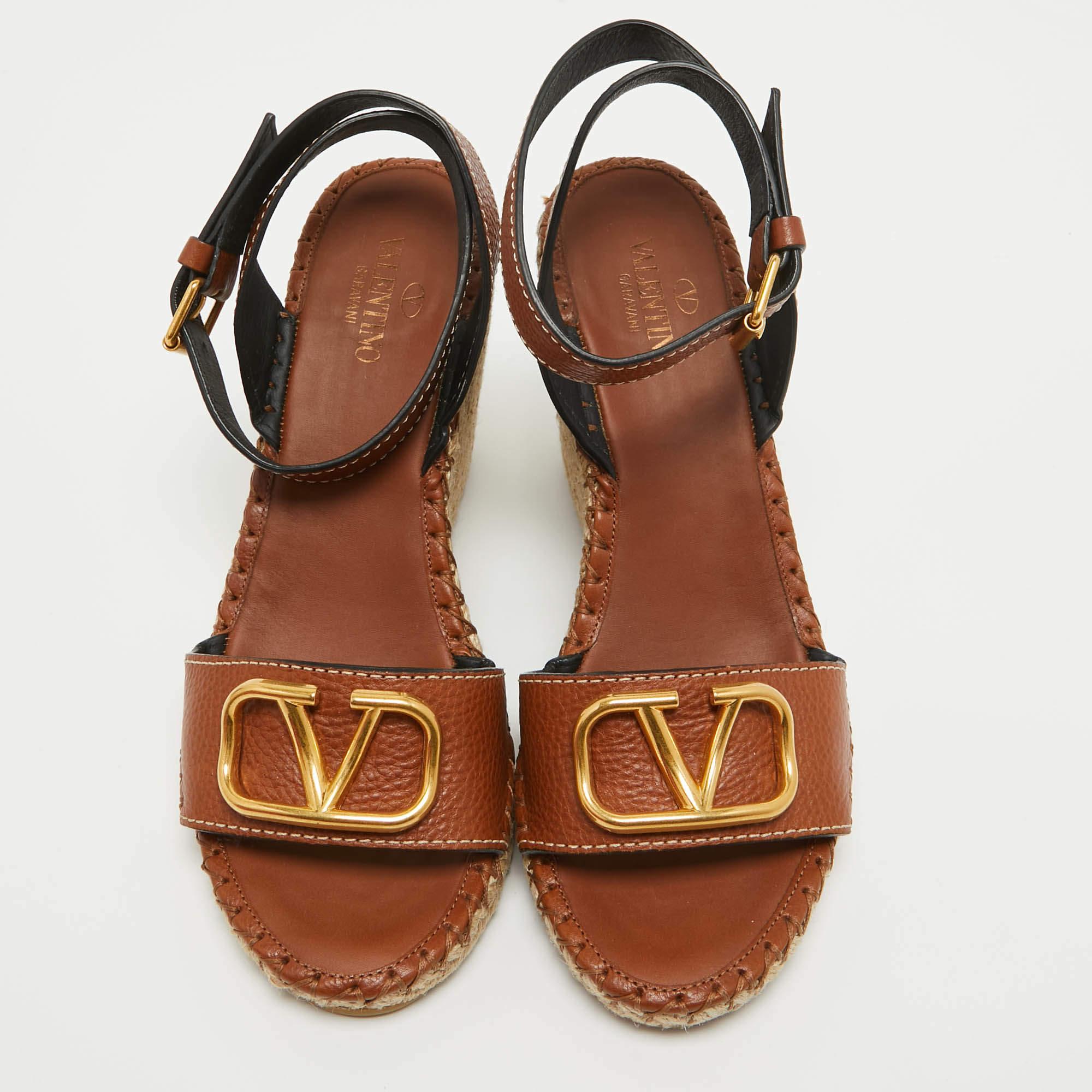 Valentino Brown Leather Escape V logo Espadrille Wedge Ankle Wrap Sandals Size 4 In Good Condition In Dubai, Al Qouz 2