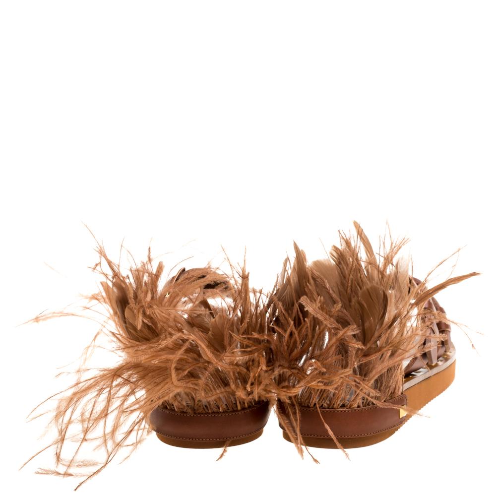 Valentino Brown Leather Feather Detail Flat Slide Sandals Size 39 In New Condition In Dubai, Al Qouz 2