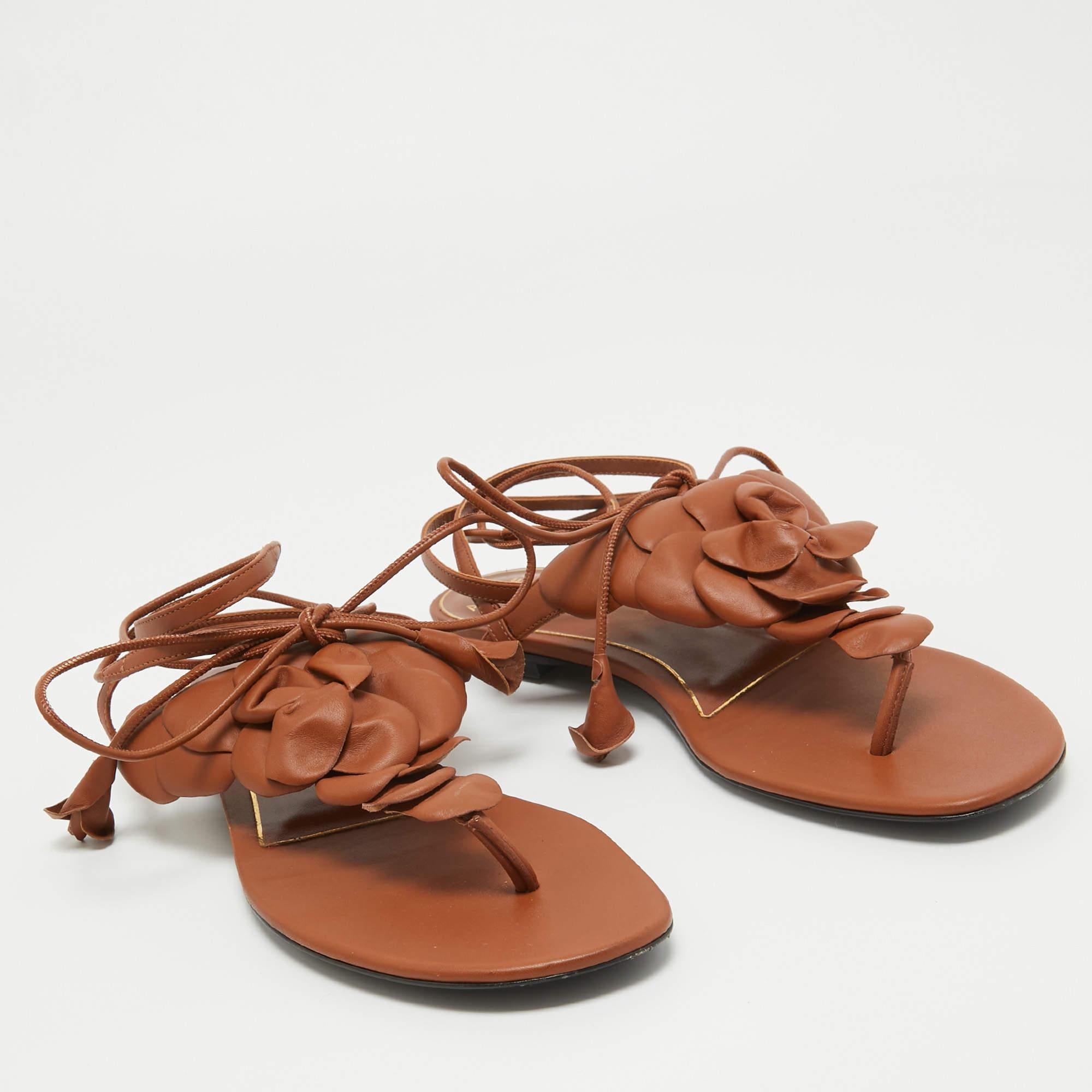 Women's Valentino Brown Leather Flower Applique Ankle Tie Thong Flat Sandals Size 39