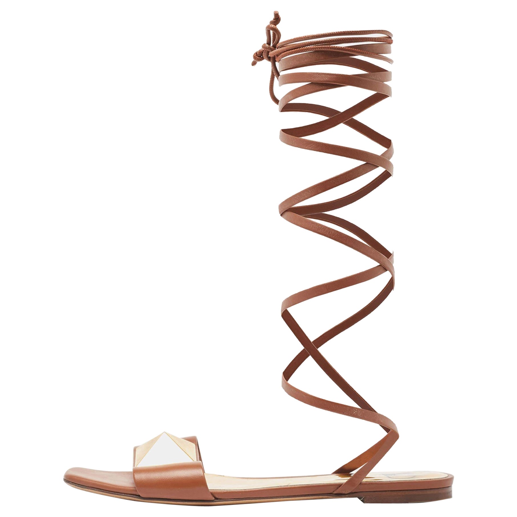 Valentino Brown Leder ein Stud Wrap Around flache Sandalen Größe 39 im Angebot