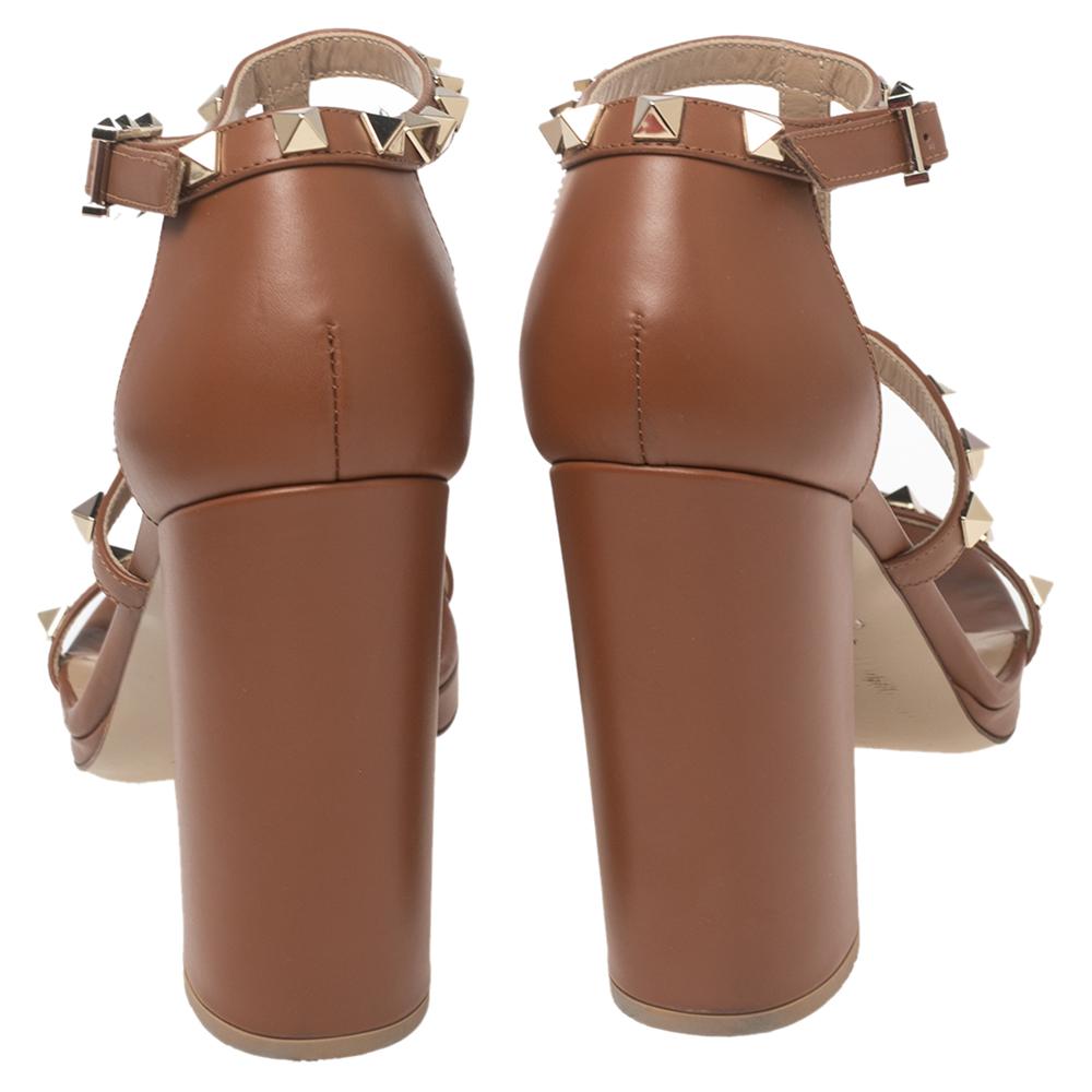 Valentino Brown Leather Rockstud Caged Ankle-Strap Platform Sandals Size 37 In Good Condition In Dubai, Al Qouz 2