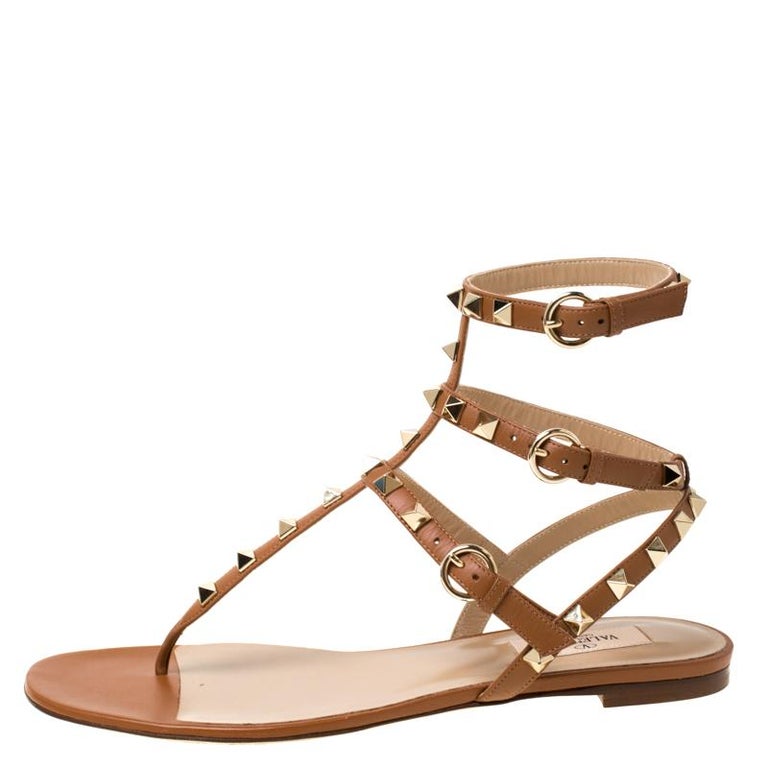 Valentino Brown Leather Rockstud Thong Gladiator Sandals Size 39 For Sale  at 1stDibs