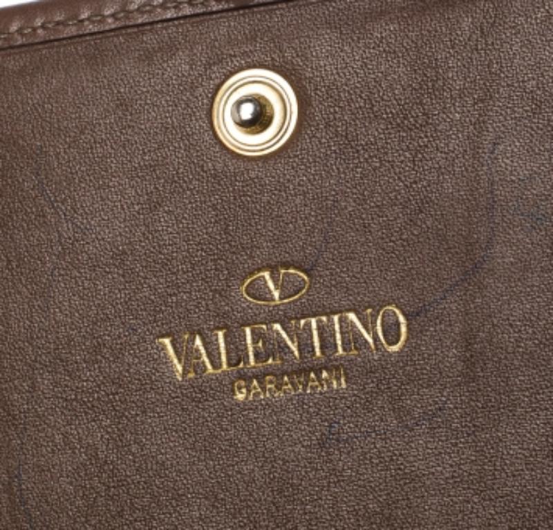 Valentino Leather Brown V.I.I.I. Continental Wallet État moyen - En vente à Dubai, Al Qouz 2
